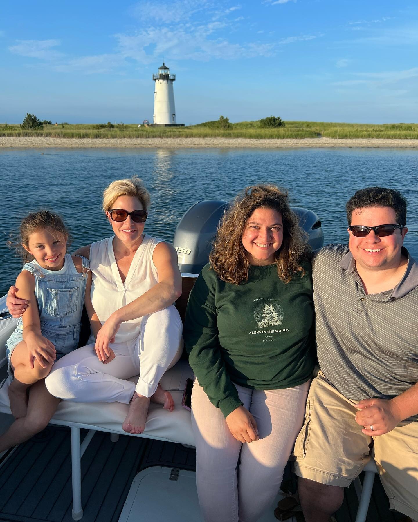 It turned out to be a gorgeous evening for this lovely group from the Harborview. So happy to have you back out in the boat again @cocouna!