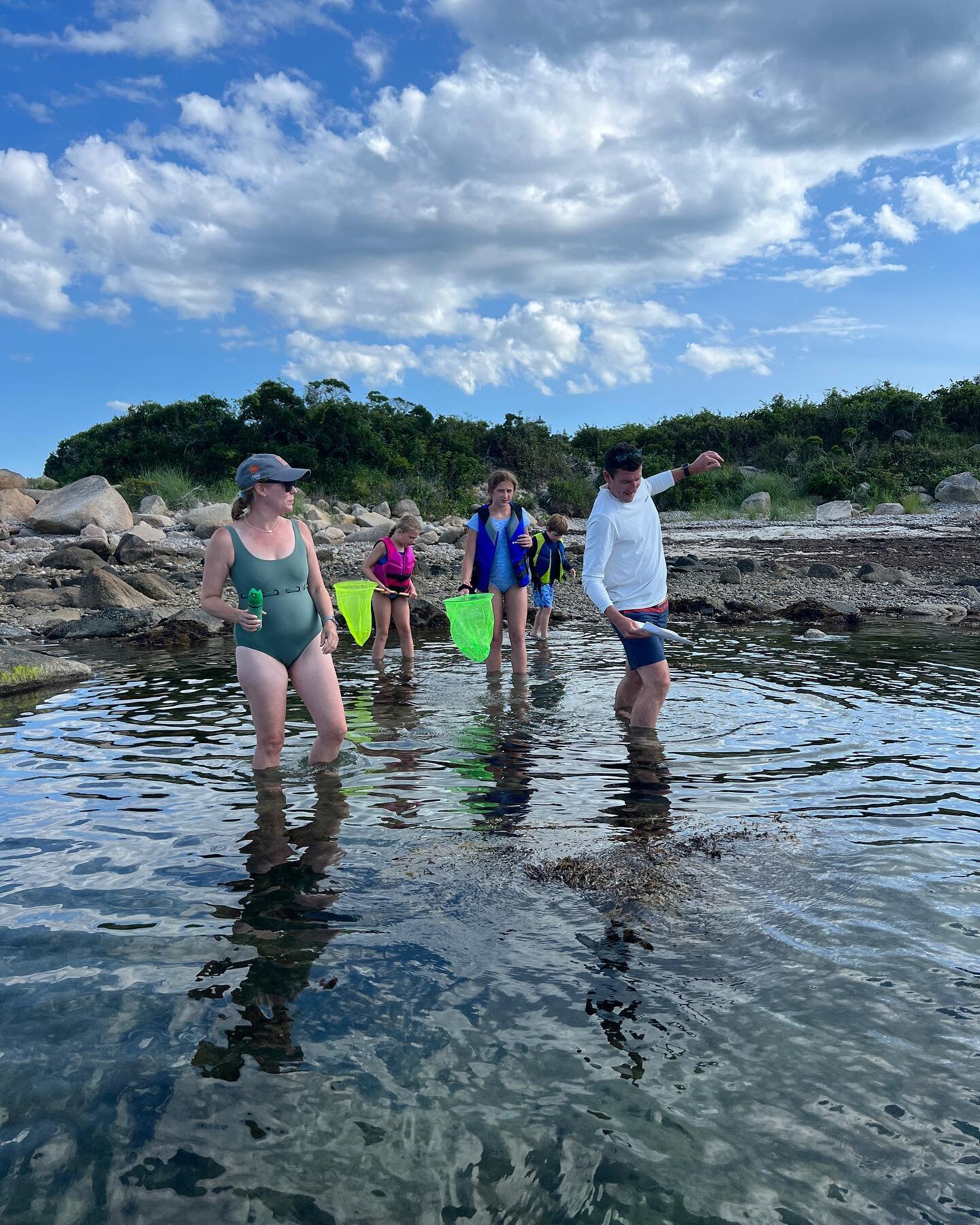 Brilliant day exploring at Tarpaulin Cove yesterday. A scavenger hunt, catching critters and jumping off the boat make it an exciting trip for kids!
