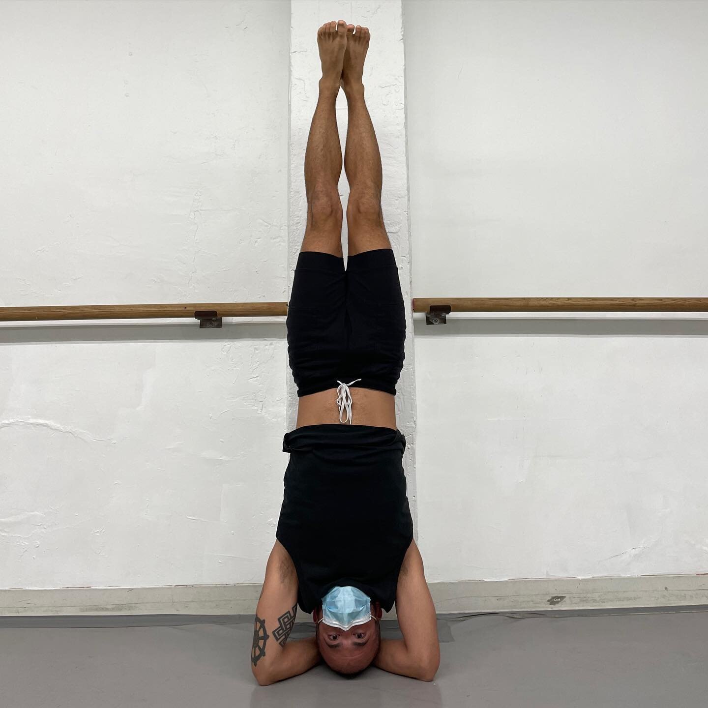 In college, as my teacher was a student of BKS Iyengar, we did headstands in almost every class. This version is called #salambasirsasana and is easier on the neck than other versions. Press the forearms into the ground to keep the top of the head li