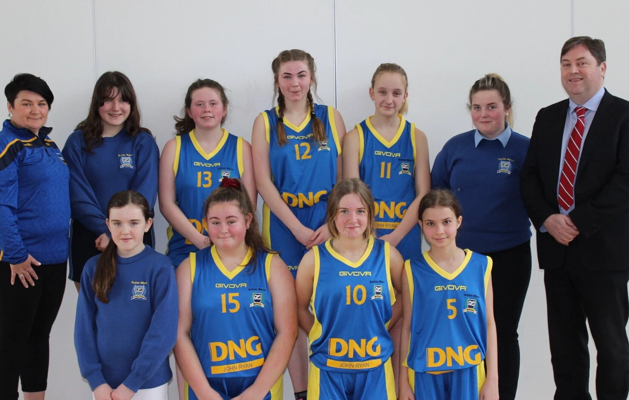 Girls Team receive New School Basketball kit