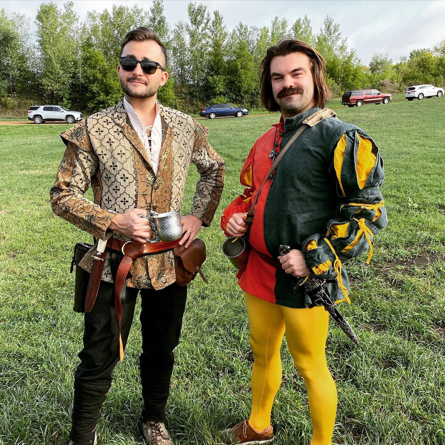 These two are heading to the @mnrenaissance TOMORROW to bounce around as playtrons, eat, drink, and be merry! If you see us, come say hi! Maybe we&rsquo;ll even sing you a song lol 😘
.
.
.
#mnrenaissancefestival #renaissancefaire #renaissancefestiva