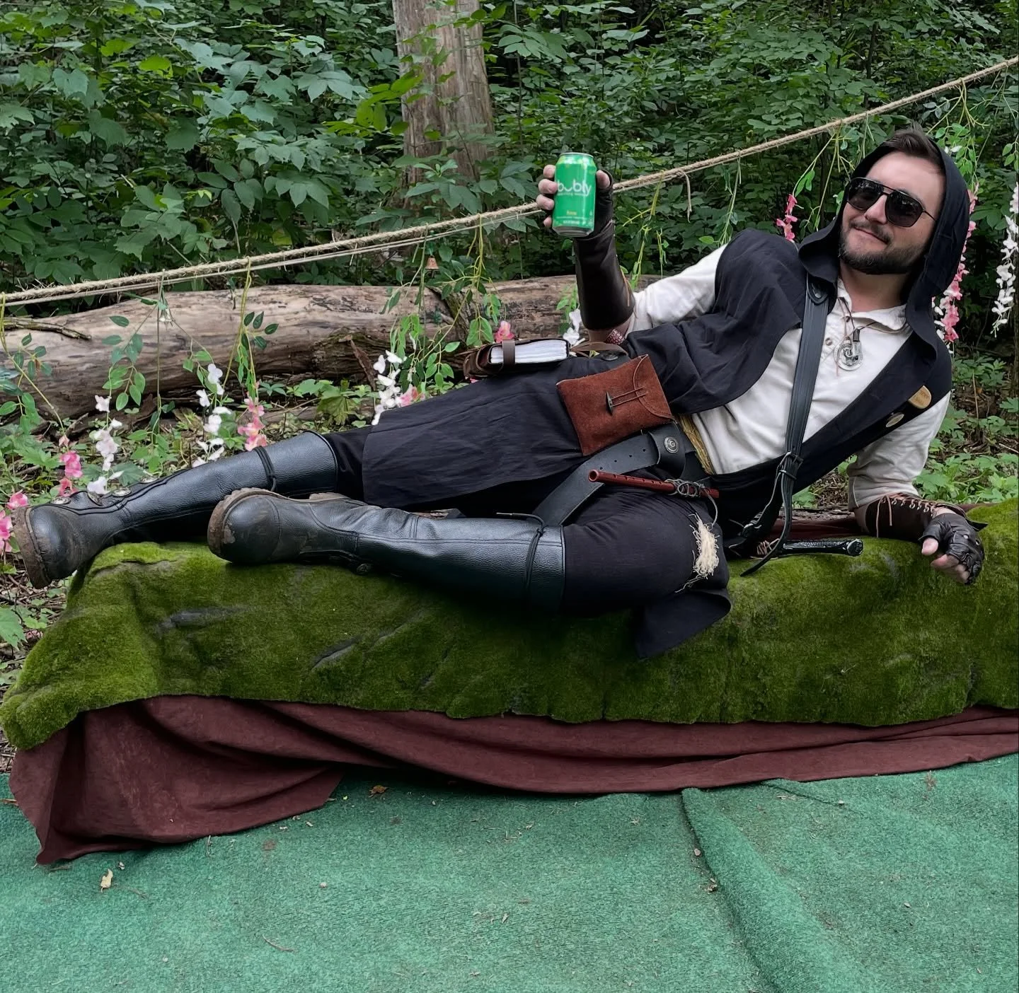 #Ad #Sponsored Thanks to our friends at @bublywater for making us their brand ambassadors this year at @mnrenaissance! Always remember to quench thy thirst with Bubly, the Fizz of Fellowship! Huzzah!!
.
.
.
#bubly #mnrenfest #renaissancefestival #spo