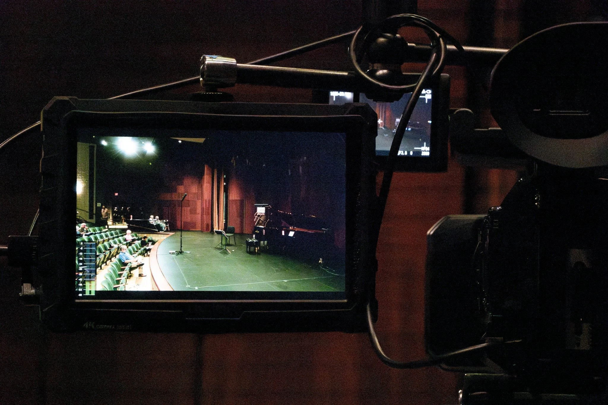 Our CameraMusic program is the perfect way to stream your favorite CMDetroit concert and share the joy of chamber music! 

Developed during the pandemic, CameraMusic gives you a front row seat to some of the best chamber musicians in the world. 

Pur