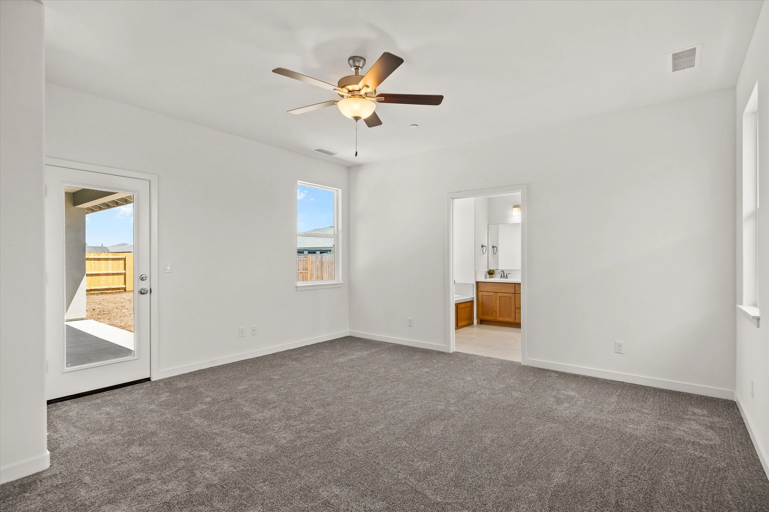 22-Real Focus Media - 331 Ellingson Way-22.jpg