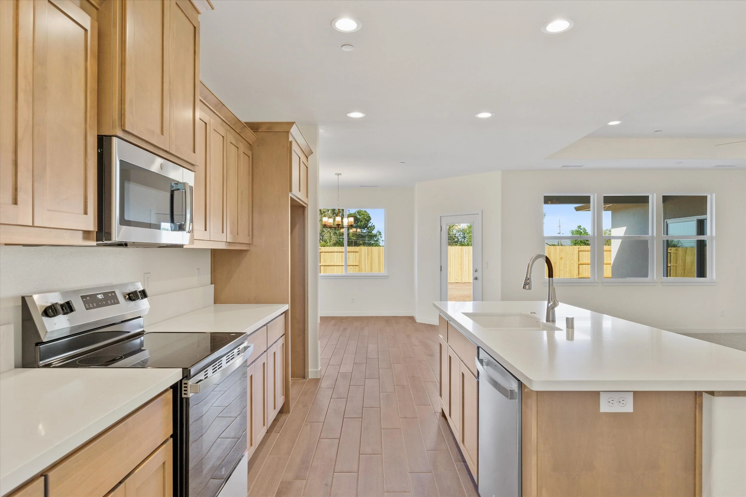 15-Real Focus Media - 338 Ellingson Way-9.jpg