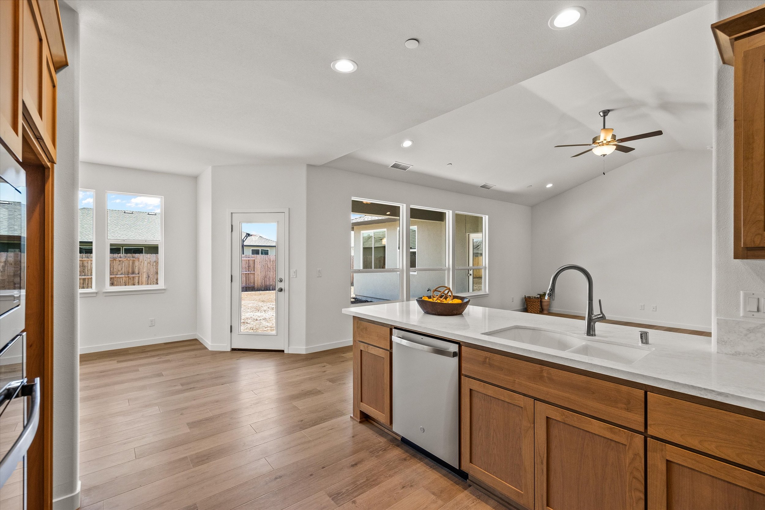 16-Real Focus Media - 331 Ellingson Way-10.jpg