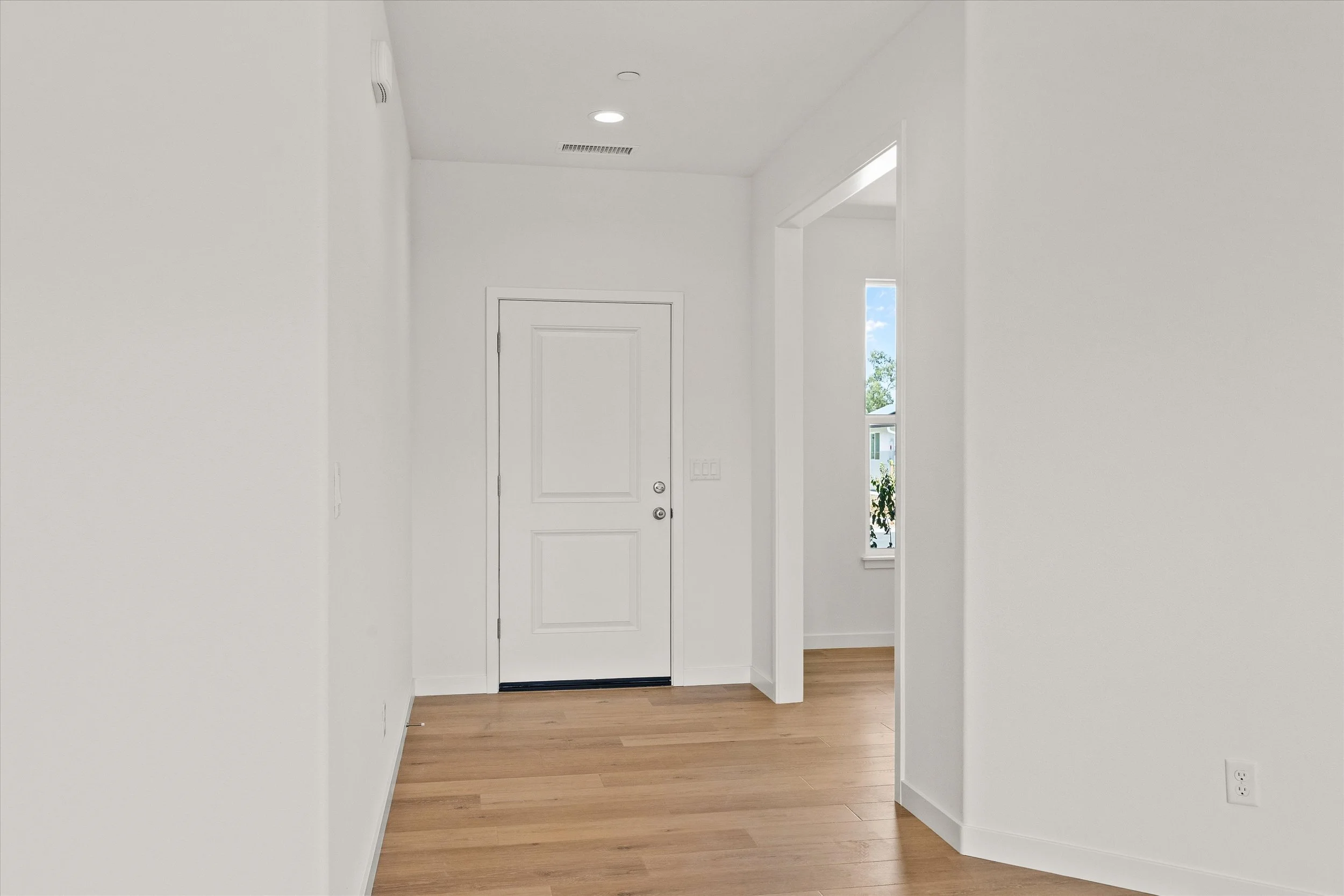 05-Real Focus Media - 331 Ellingson Way-1.jpg
