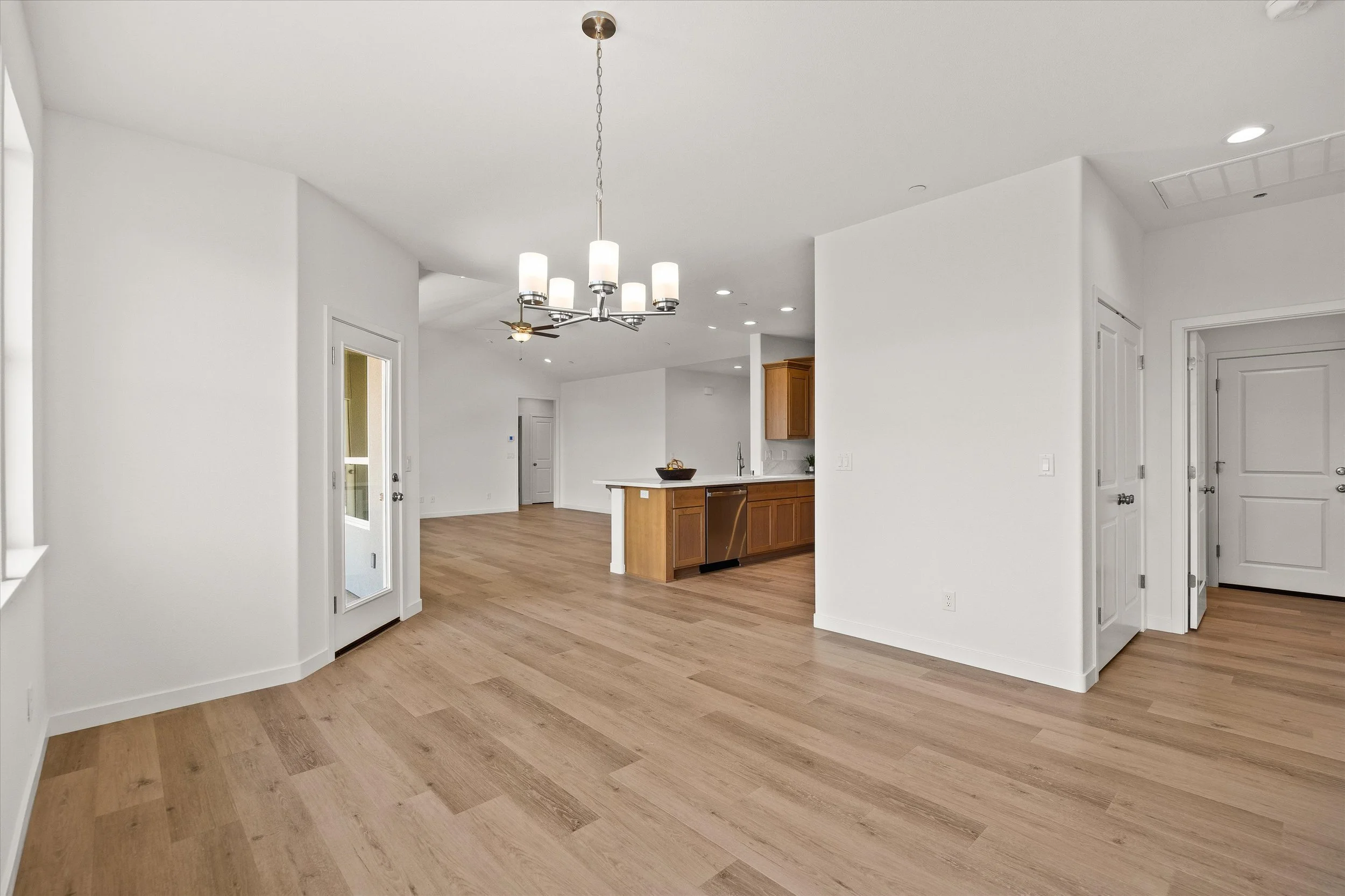 10-Real Focus Media - 331 Ellingson Way-14.jpg