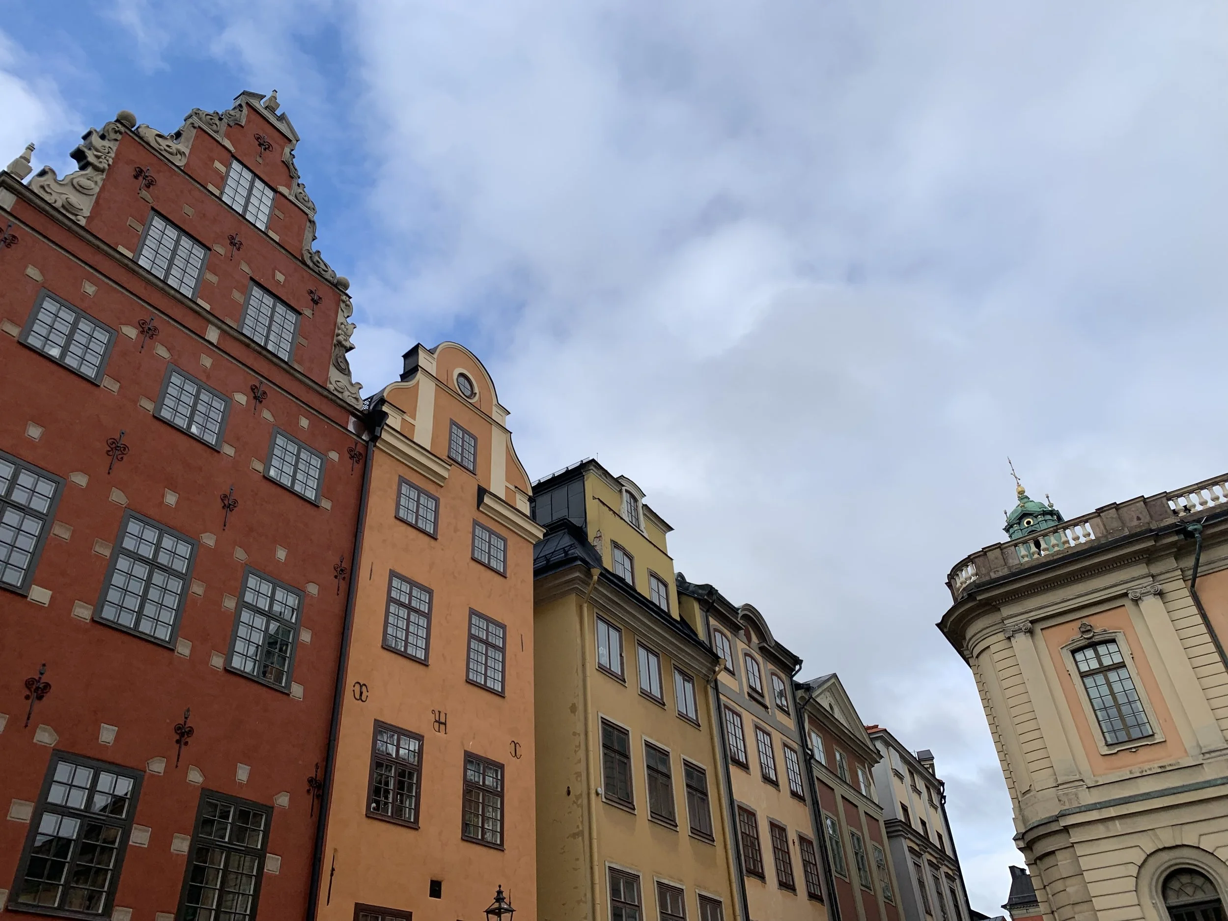 Packing Minimally for Europe