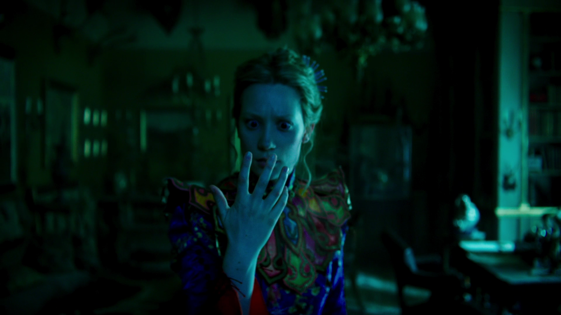 1Alice_Through_The_Looking_Glass_HD_Screencaps-19.png