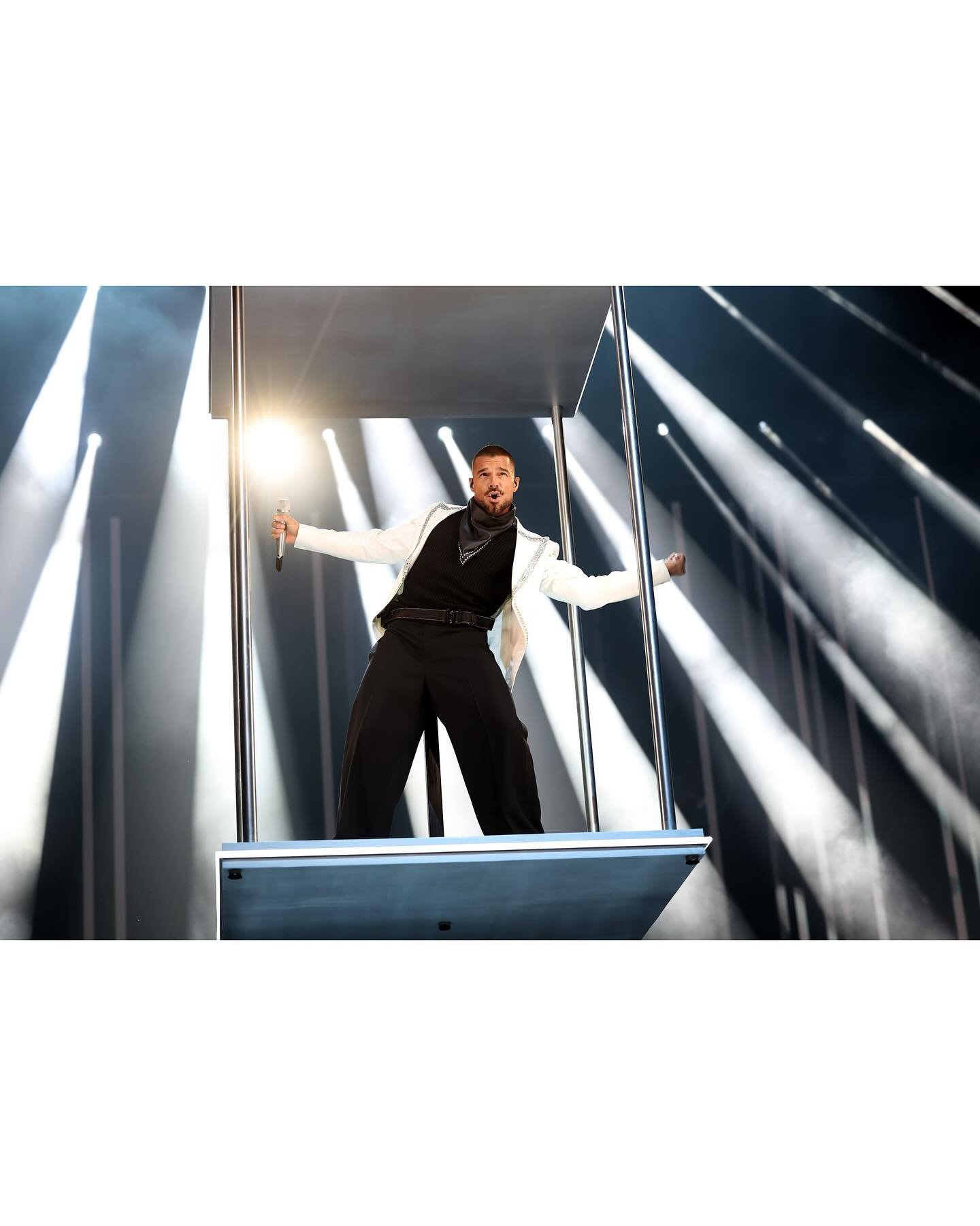 26 a&ntilde;os despu&eacute;s&hellip; &ldquo;Livin&rsquo; La Vida Loca&rdquo; vuelve a hacer historia.

El tema que marc&oacute; un antes y un despu&eacute;s en la m&uacute;sica latina regresa al #1 en el chart Latin Digital Song Sales de Billboard e