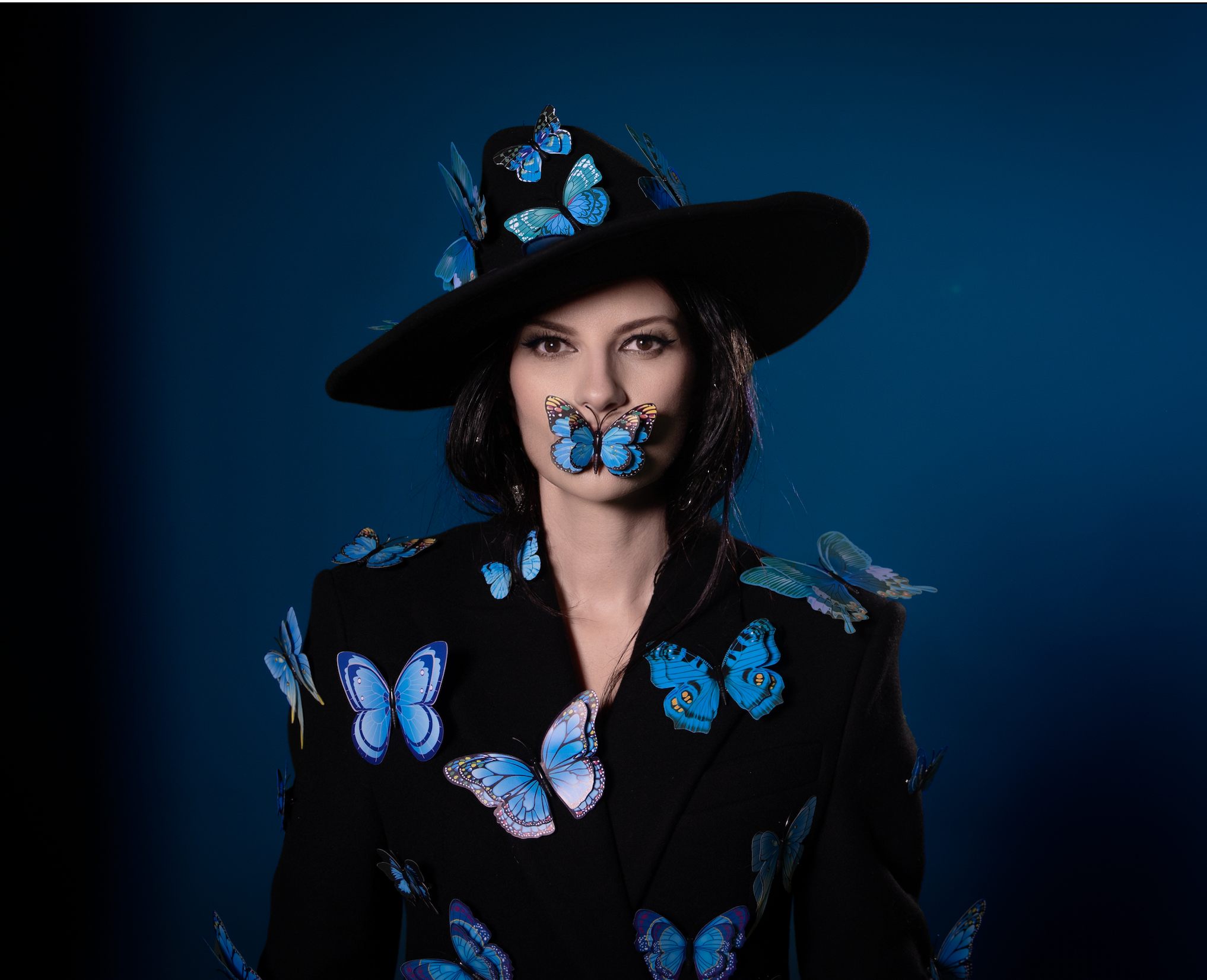 LAURA PAUSINI ESTRENA “MARIPOSA TECKNICOLOR”