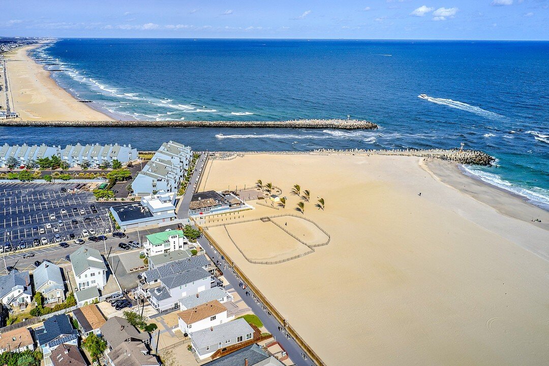 It's a beautiful day in the neighborhood! 🌊
.
.
.
.
.
#newjersey #hotel #njcoffeee #beach #pointpleasantbeach #njnewbusiness #nj #thingstodonj #jenks #weekend #weekendvibes #jerseyshore #njbeaches #hoteldeals #inlet #njnewstore #newstore #coffeedeal