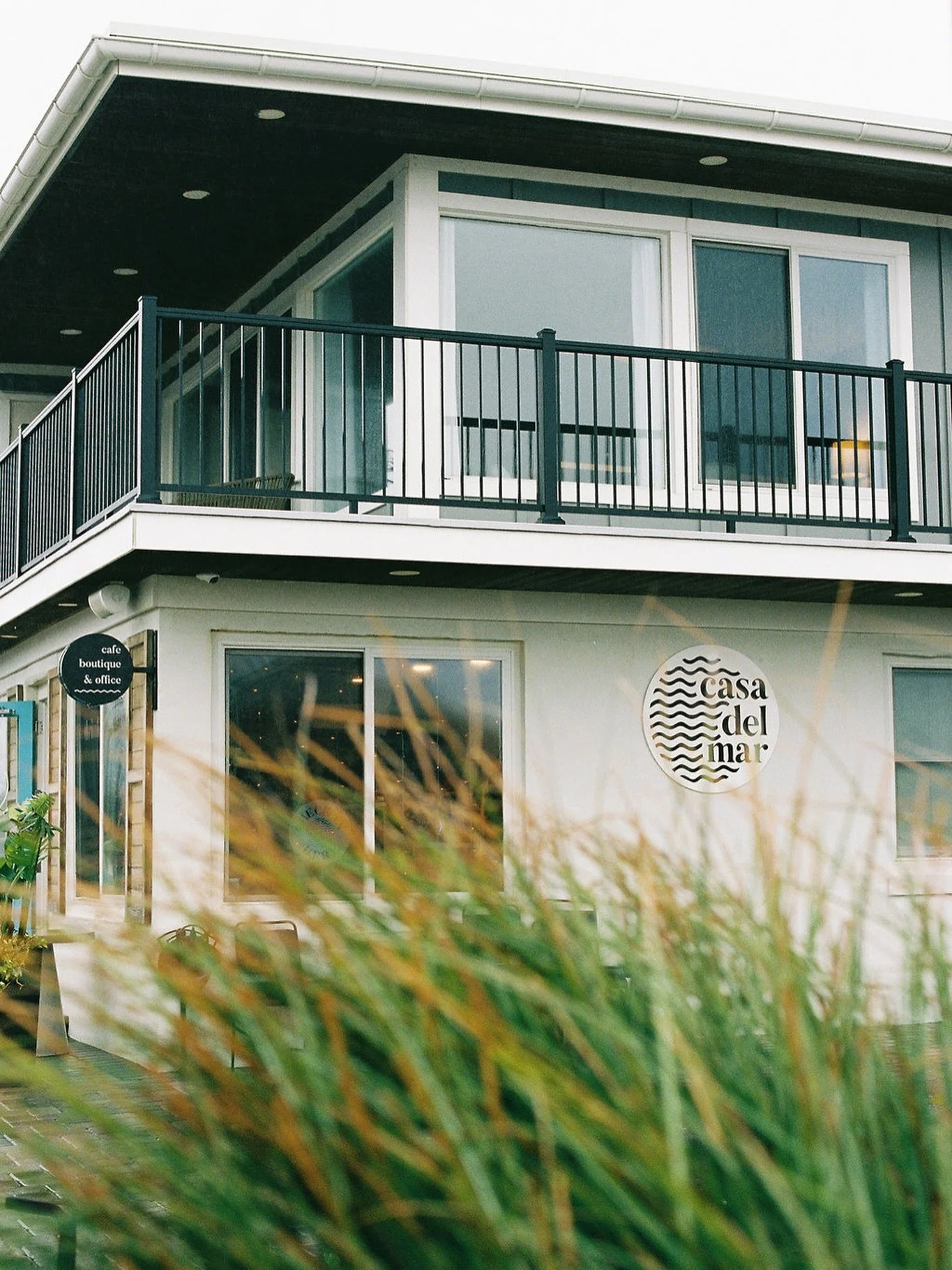 Holidays at Point Pleasant Beach? A little quieter. A little cozier. Exactly right. 🌊

Gift a stay on the Manasquan Inlet. Details on our website. ✨

#pointpleasantbeach #pointpleasantnj #jerseyshore #manasquaninlet