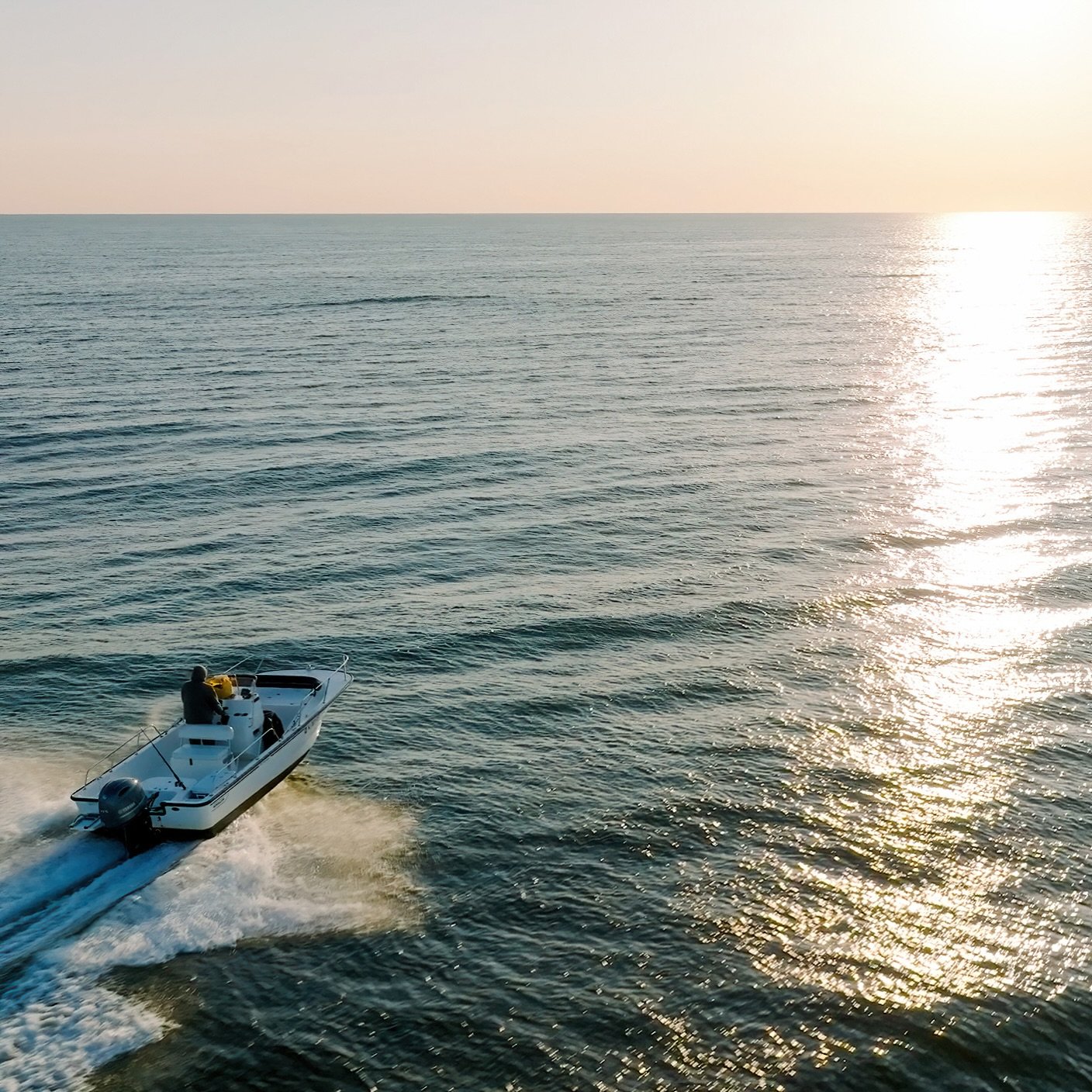 Warmer days are on the horizon in Point Pleasant. 🌞 Which makes it the perfect time to book your summer escape at Casa Del Mar.