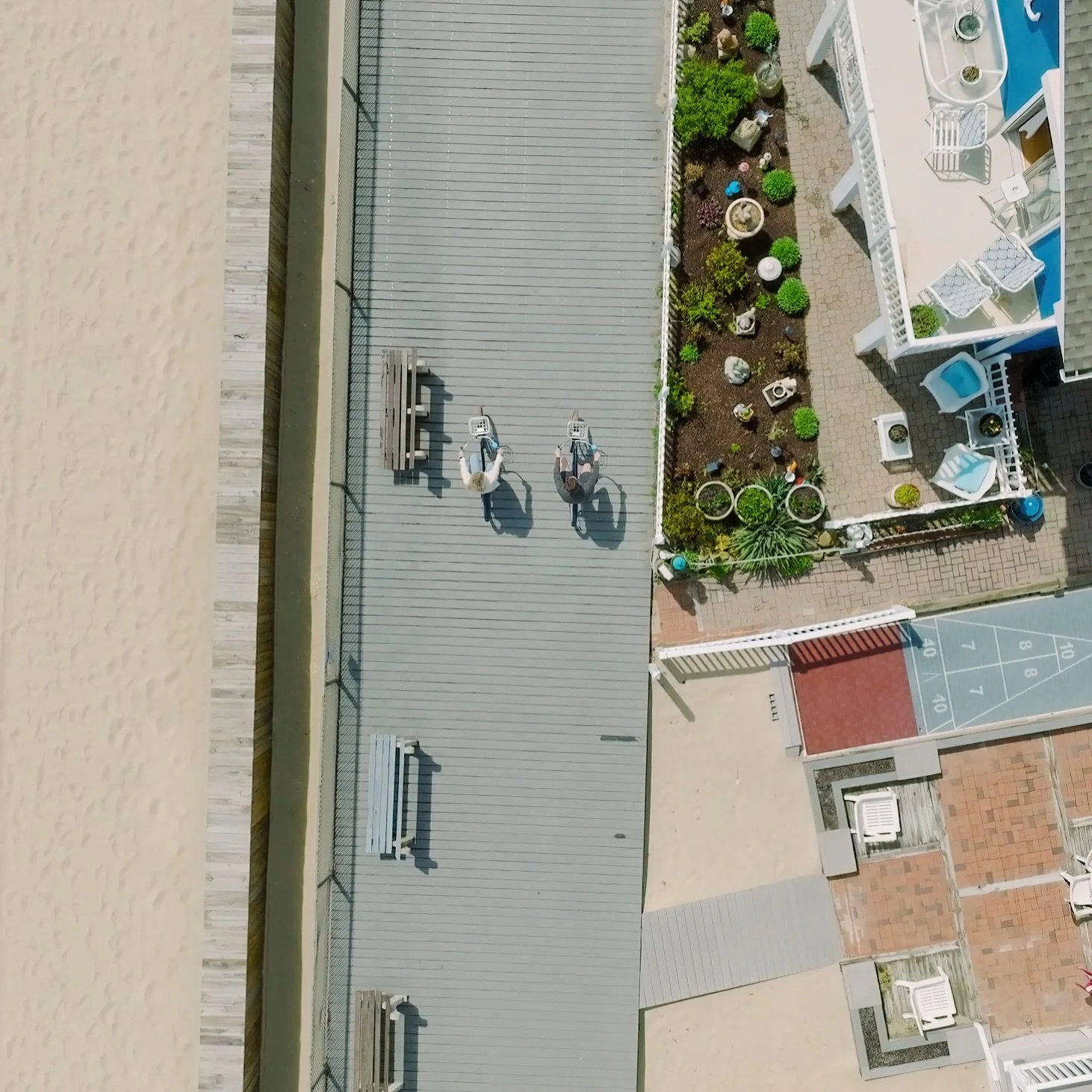 A little time by the water goes a long way. 🌊

Casa Del Mar in Point Pleasant is your reminder that everything feels better at the shore .
