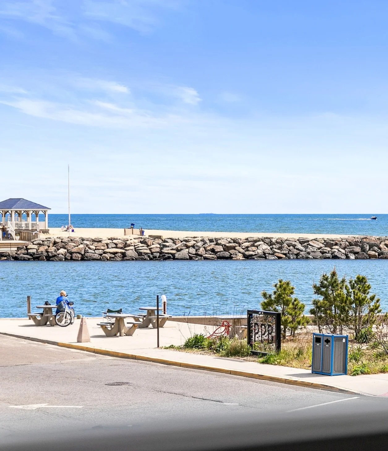 Nothing beats a Penthouse view of the Manasquan Inlet ⛵️