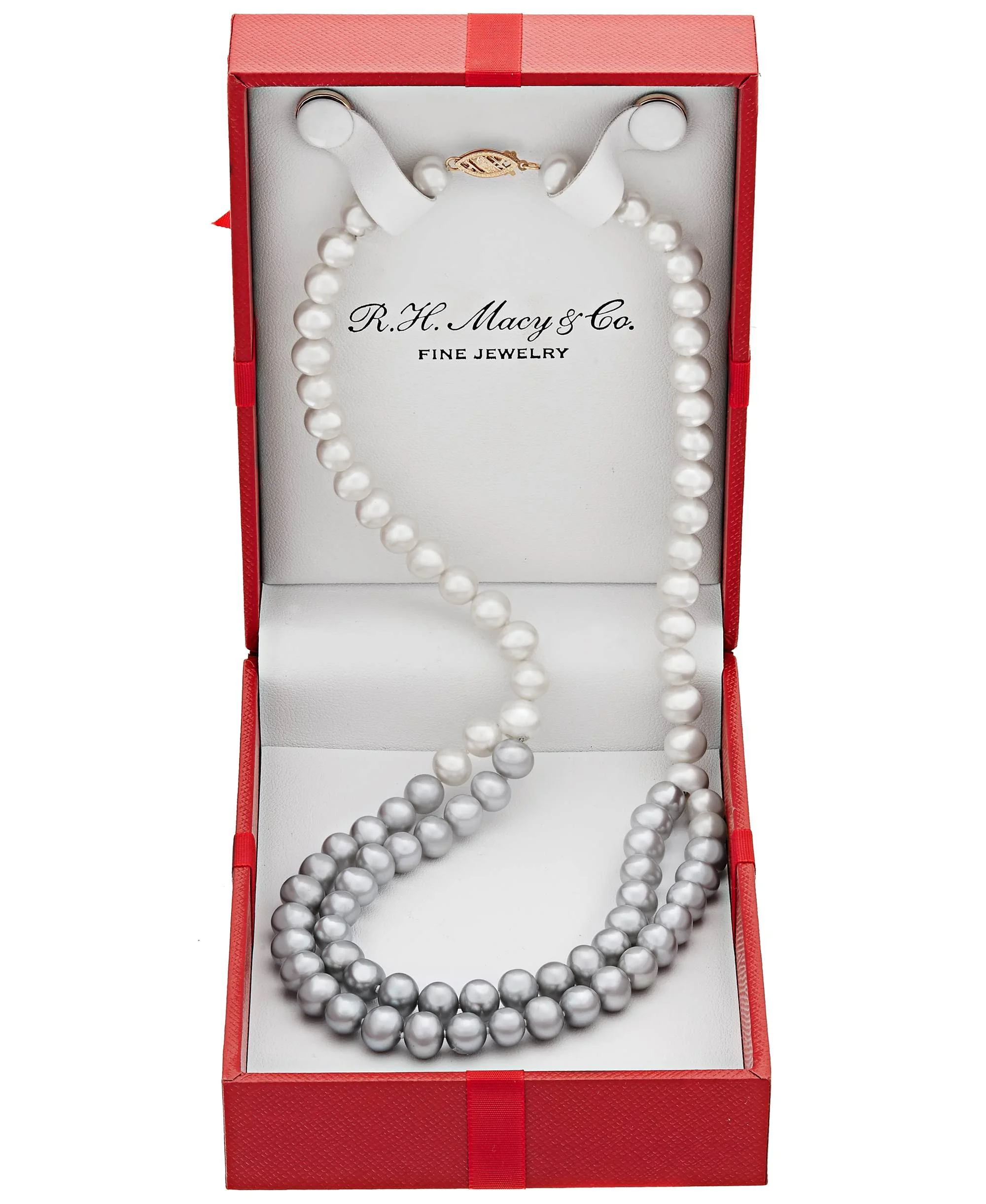 macys_pearls_productphotography.jpg