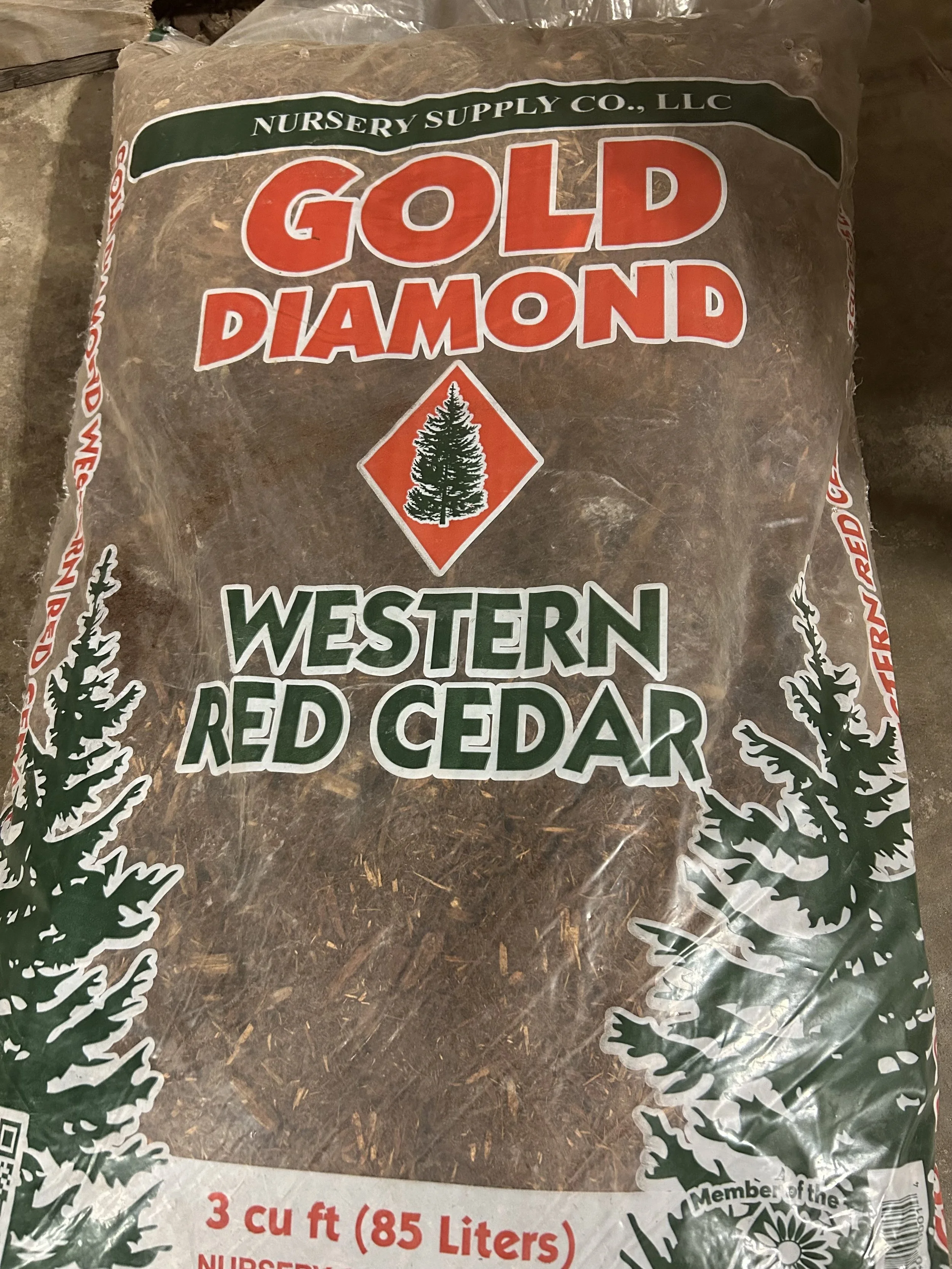 Gold Diamond Cedar Bark Mulch 3 Cu. Ft.