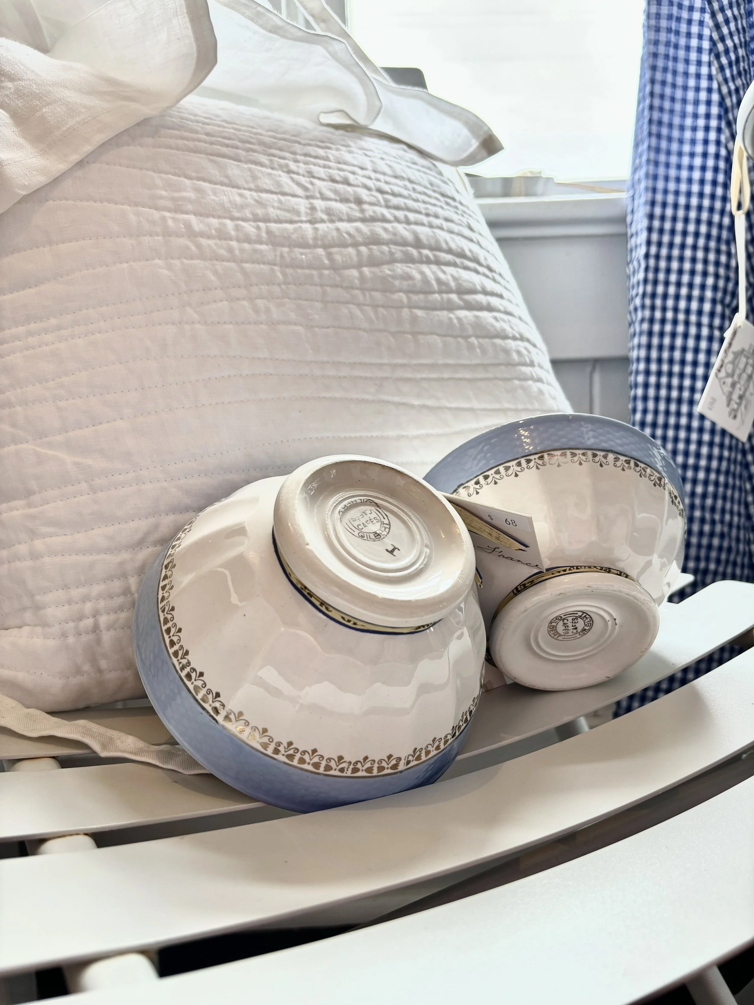 Vintage Cafes Gilbert Bowl