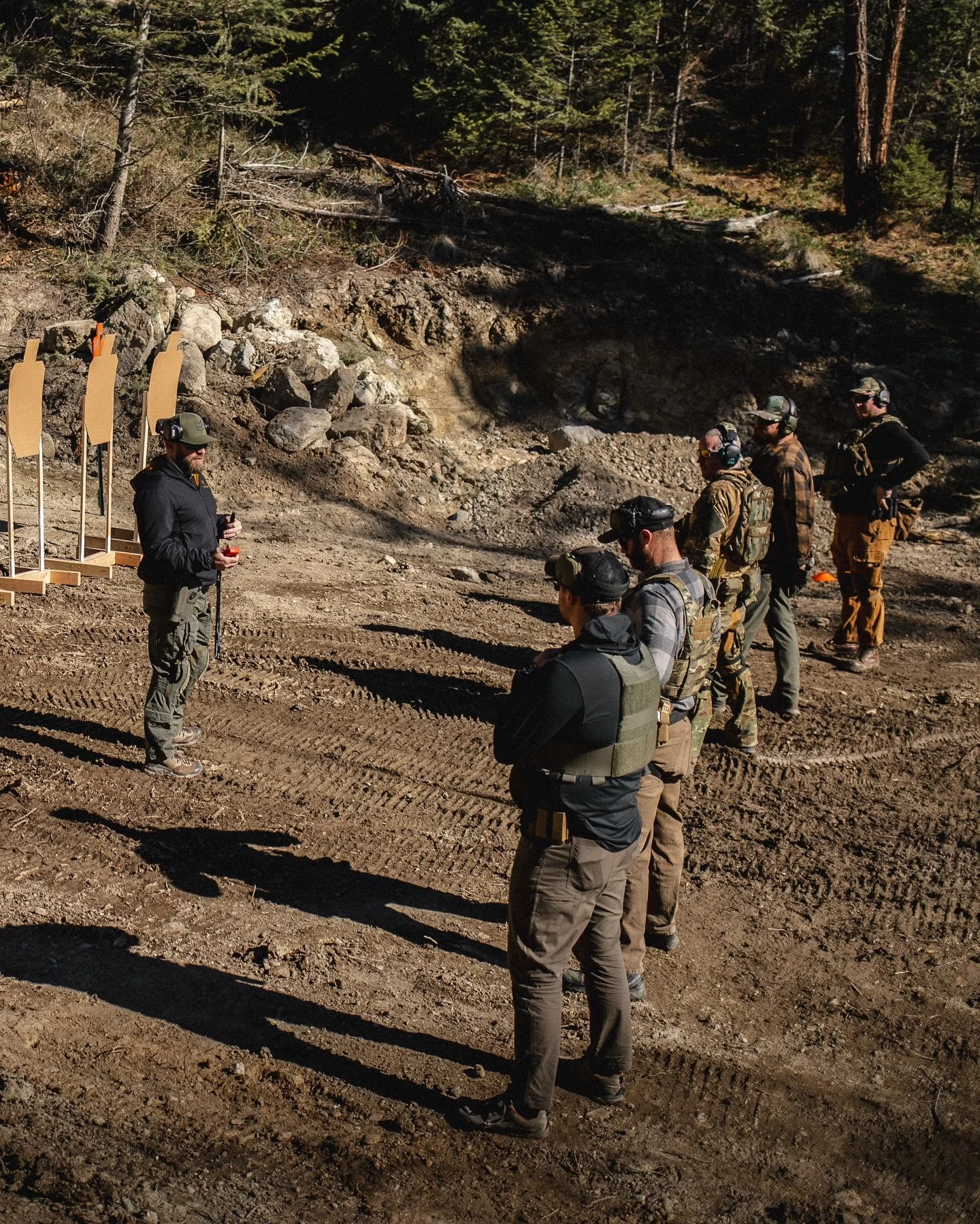 Professionalism isn&rsquo;t loud. It&rsquo;s consistent.
Had the opportunity to photograph one of JT&rsquo;s firearm training classes recently &mdash; and what stood out wasn&rsquo;t just the reps, the drills, or the instruction.
It was the standard.