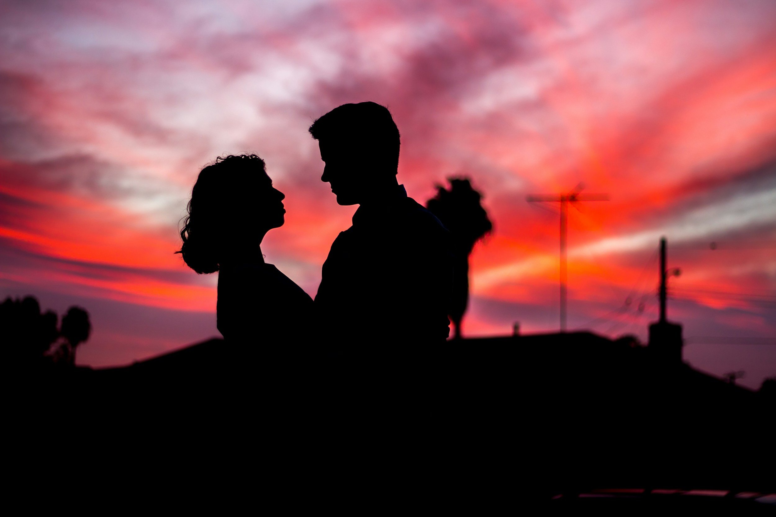Romantic sunset view from a scenic lookout during a free outdoor Valentine’s Day date