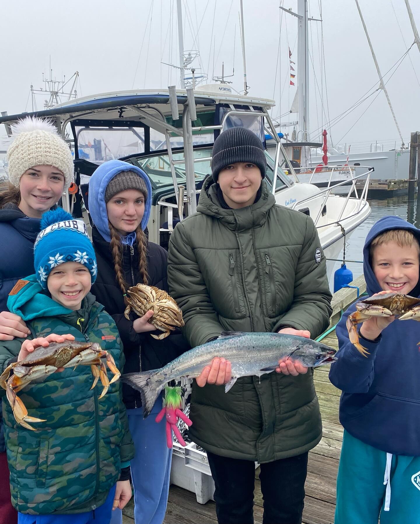 Winter spring fishing with family and new friends from Ukraine! Lots of action, a nice dinner fish and feed of crab #tourismvictoria #chinooksalmon #dungenesscrab #familyfishing #ukraine🇺🇦