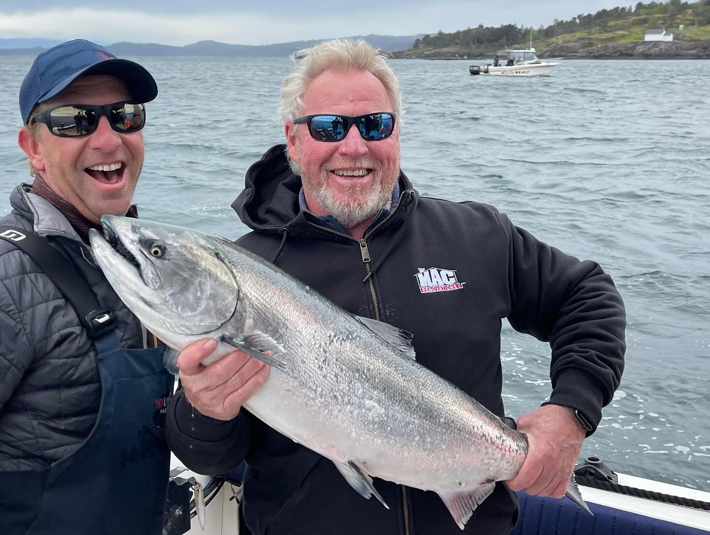 Great morning on the water with this crew, fought the weasterly and got a couple big wilds to let go and spawn! Also a nice hatchery for the dinner table to go with the crab! #chinooksalmon #westcoast #yyj #tourismvictoria #catchandrelease #islanderr