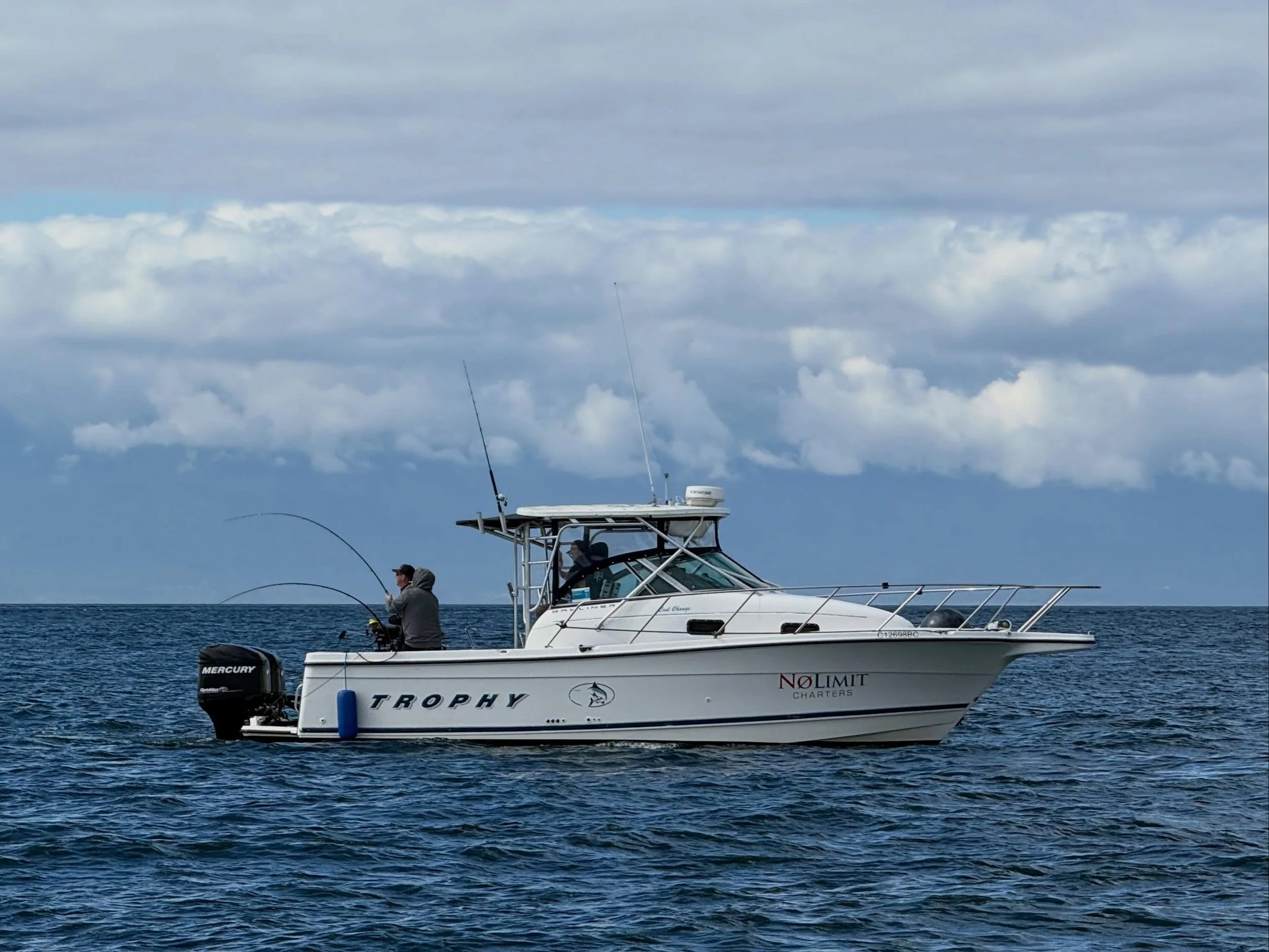 Great catch on a pair of trips today in the wild weather! Thanks to the crews for good stories and great job on the rods! #chinooksalmon #westcoast #tourismvictoria #yyj  #nolimit