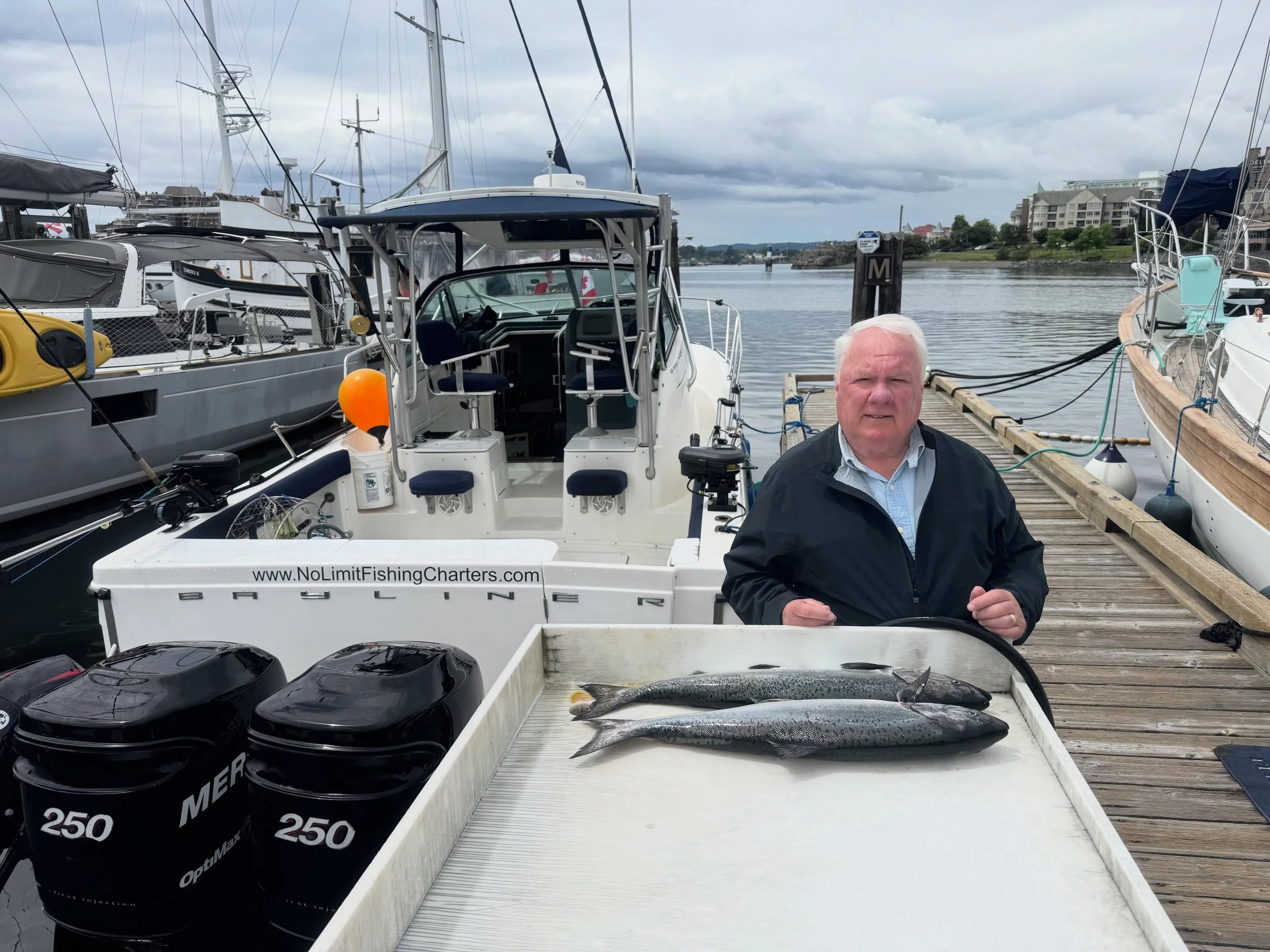 Great morning with Jon on the bank, released some nice wilds and got our hatcheries! #chinooksalmon #kingsalmon #westcoast #tourismvictoria #yyj