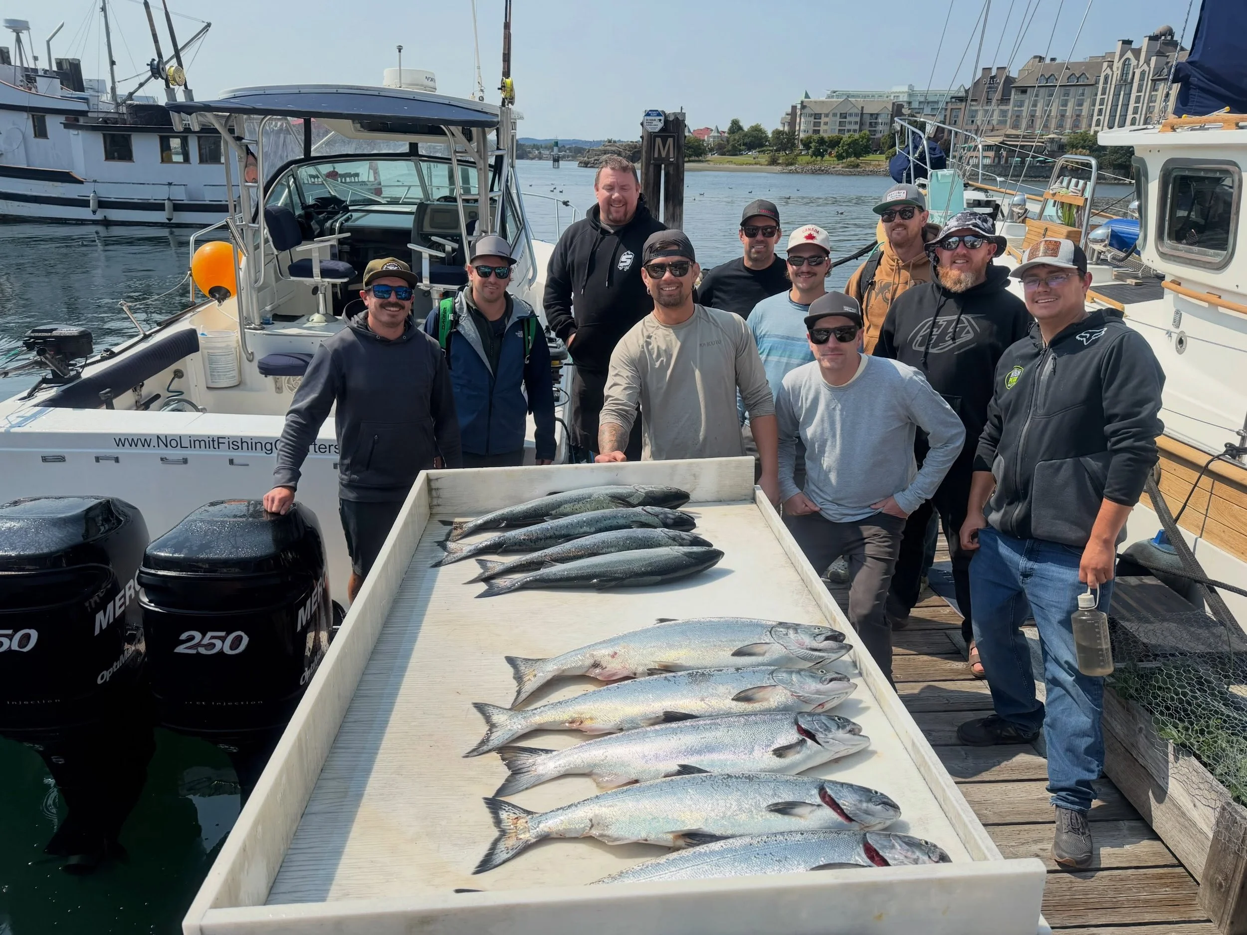 Couple memorable moments from the week! Great group trip, big fish and our seal had a pup! #chinooksalmon #westcoast #tourismvictoria #tyee