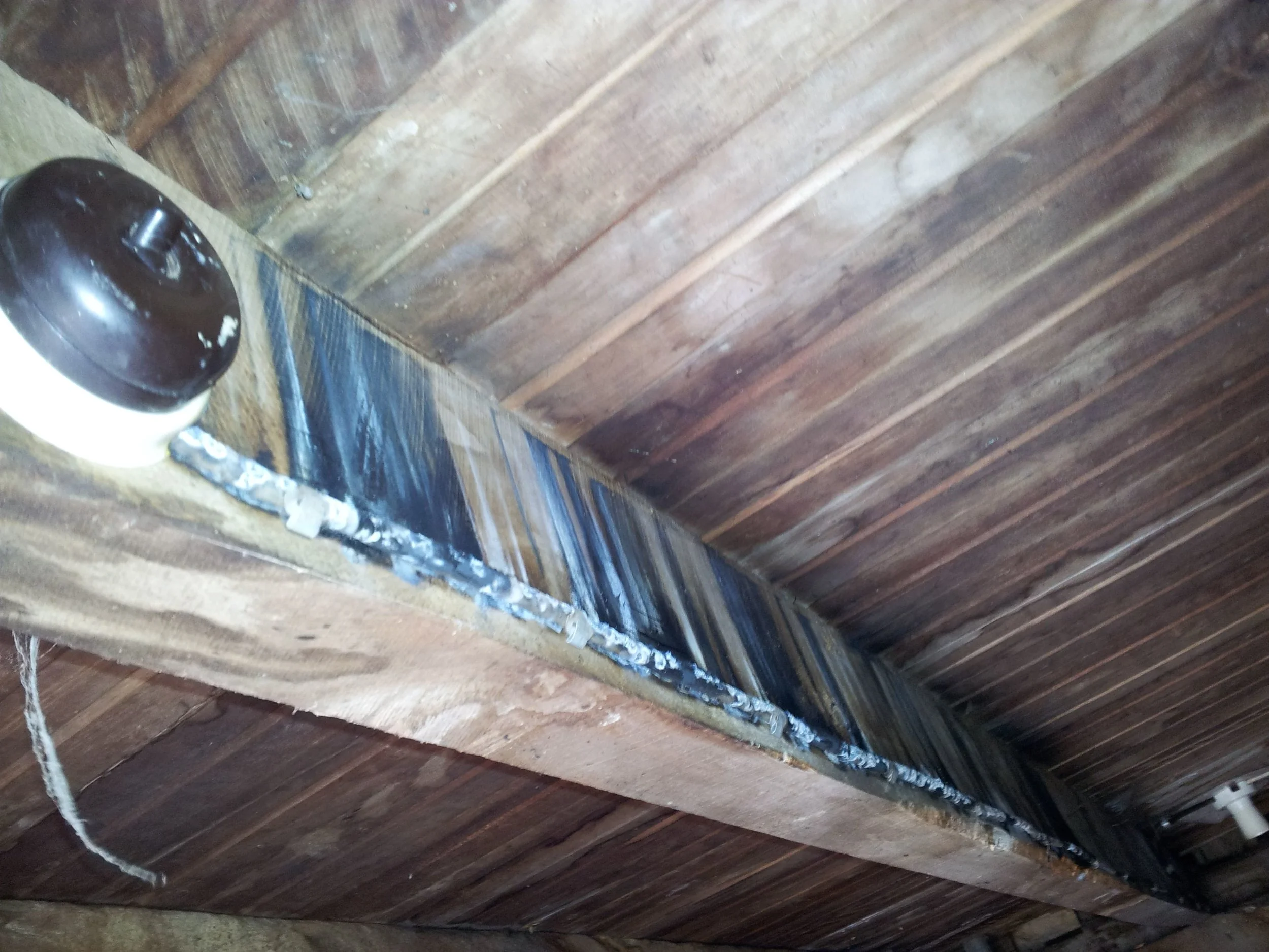 burnt_wire_under_house.jpg