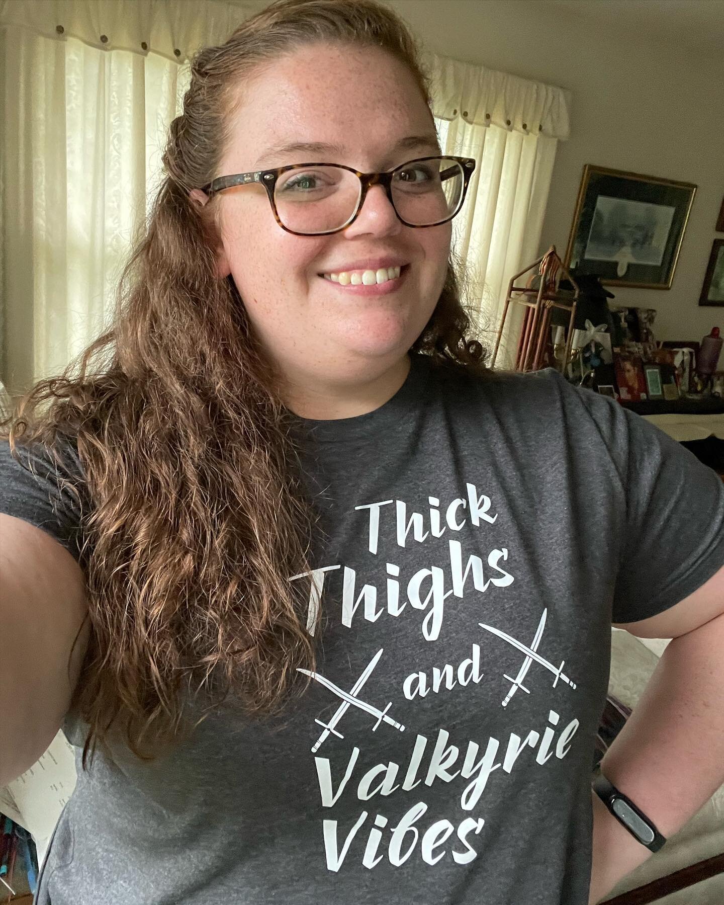 Went to a romance book convention today! @writersontheriver  So fun! Getting to meet some of my favorite authors, express my love for their work, and signed books?!😍 Couldn&rsquo;t ask for a better day or a better shirt to wear! 😌 

#romancebooks #