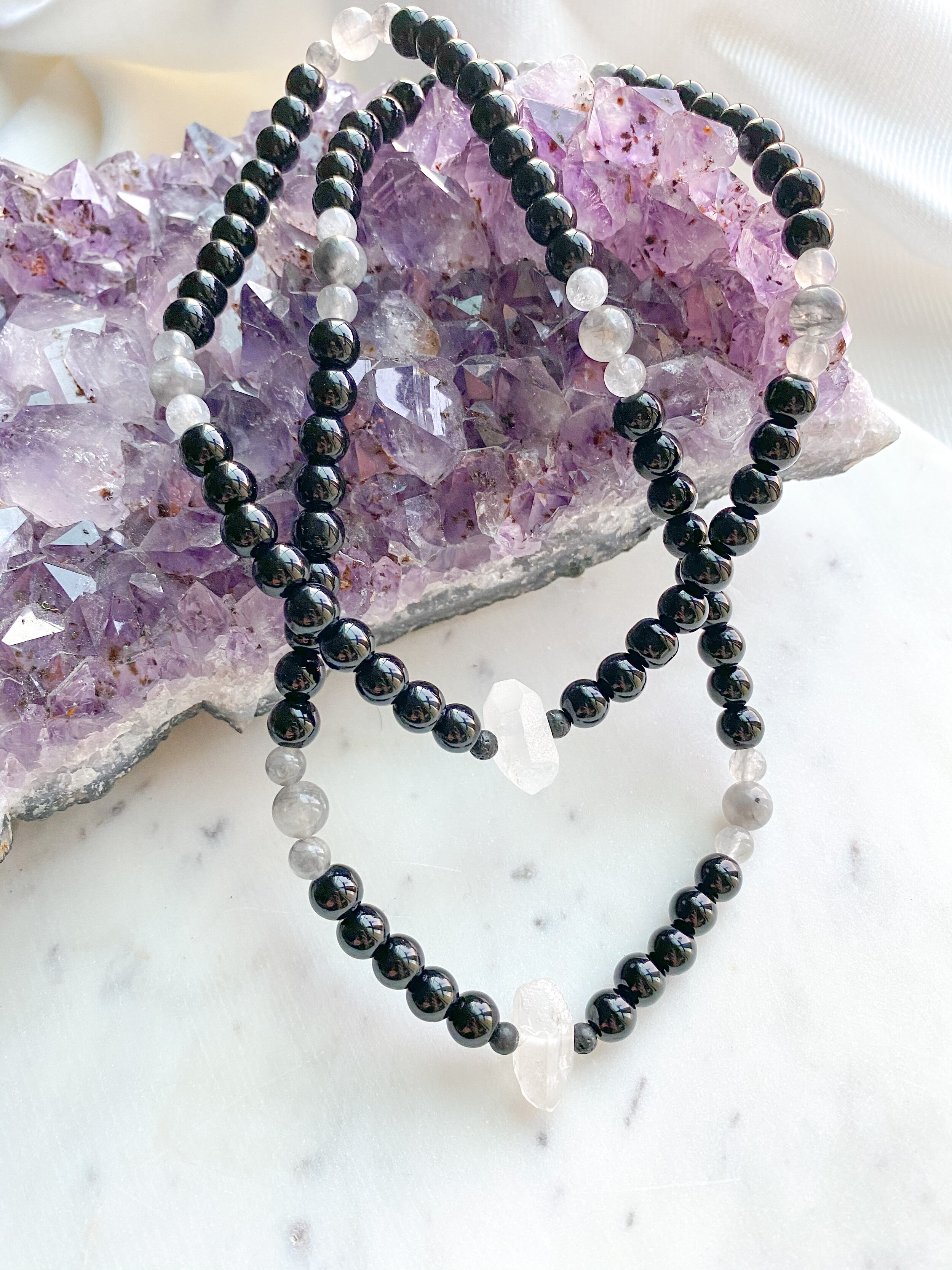 Black Onyx // Cloudy Quartz // Quartz Nugget Guru Mala