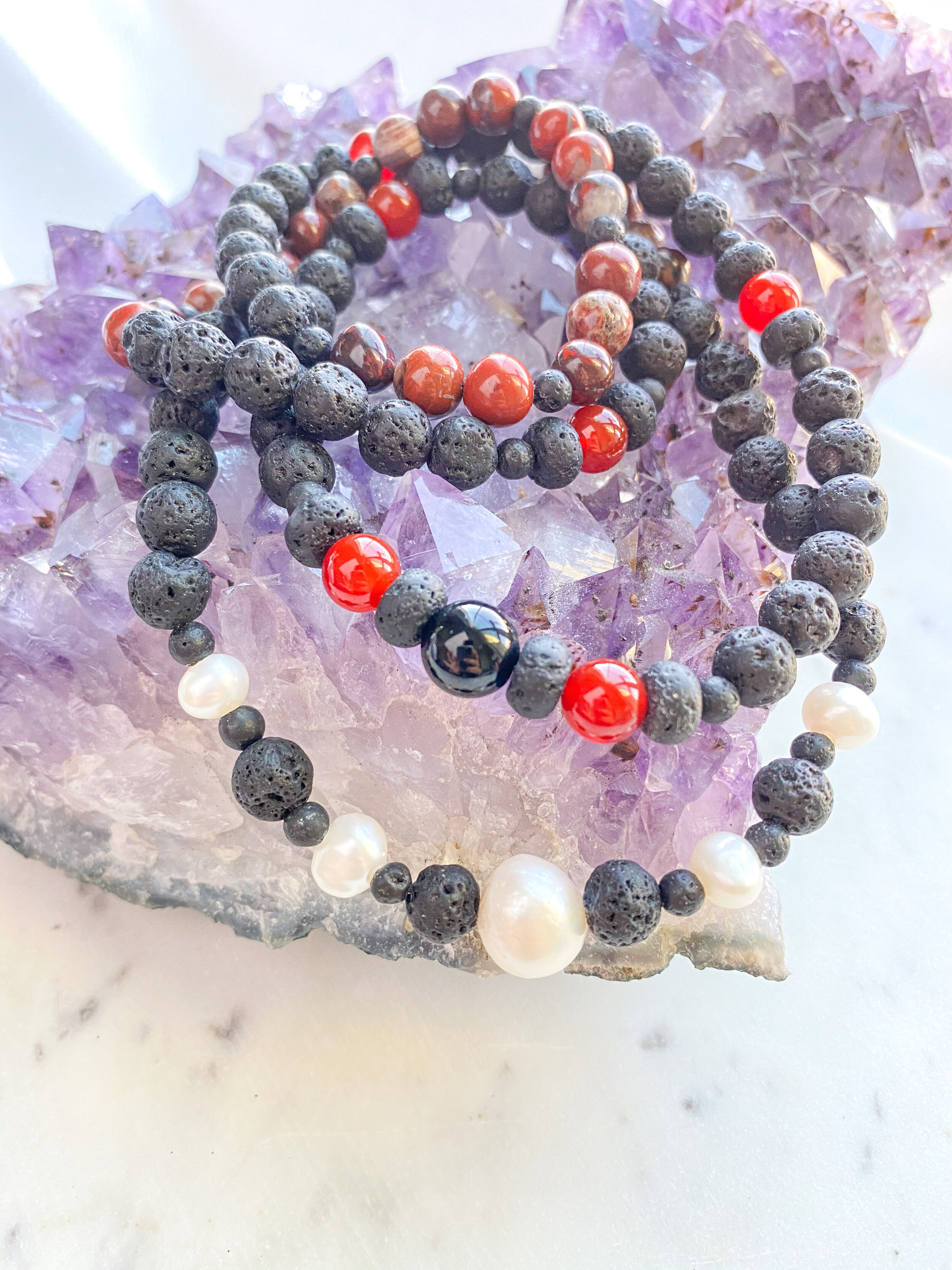 Lava Stone // Pearl // Red Jasper 