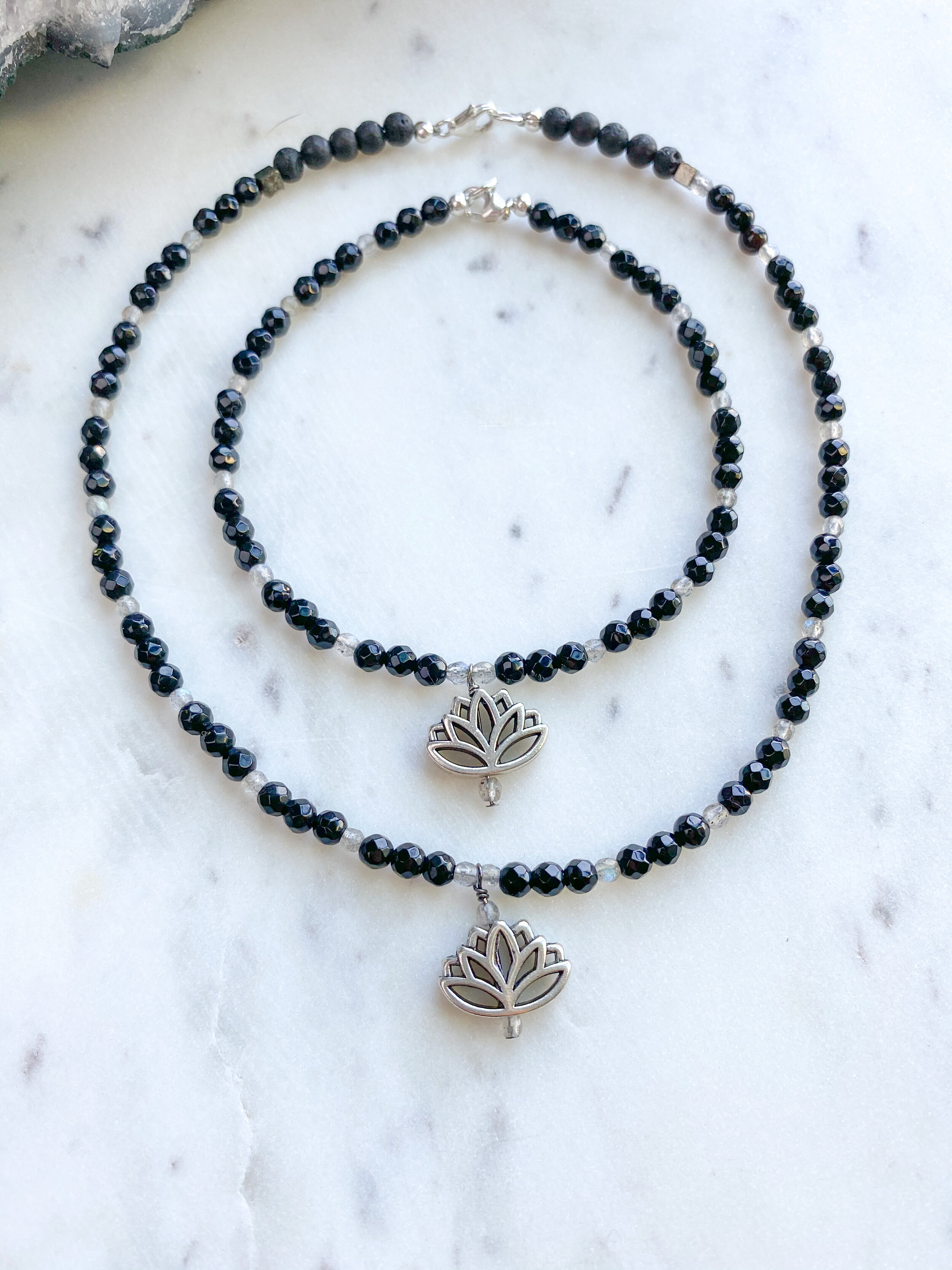 Lotus Chocker &amp; Anklet / Mini Black Onyx / Labradorite 