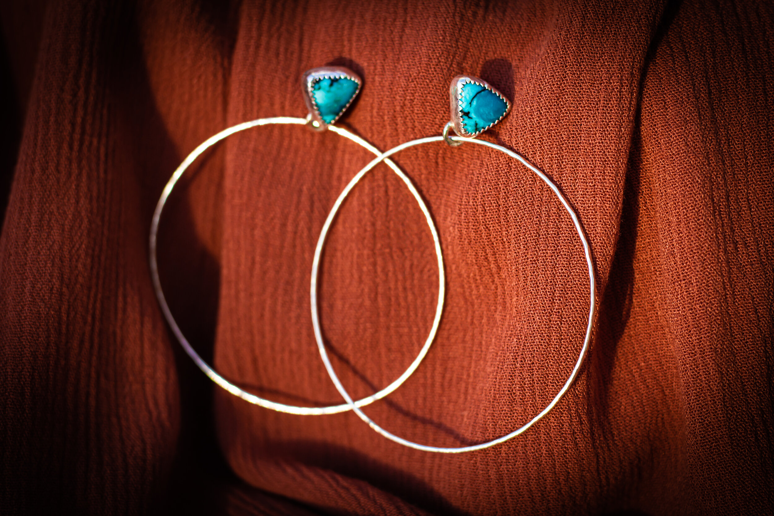Hubei Provence Turquoise ::  Hammered Detail Hoop