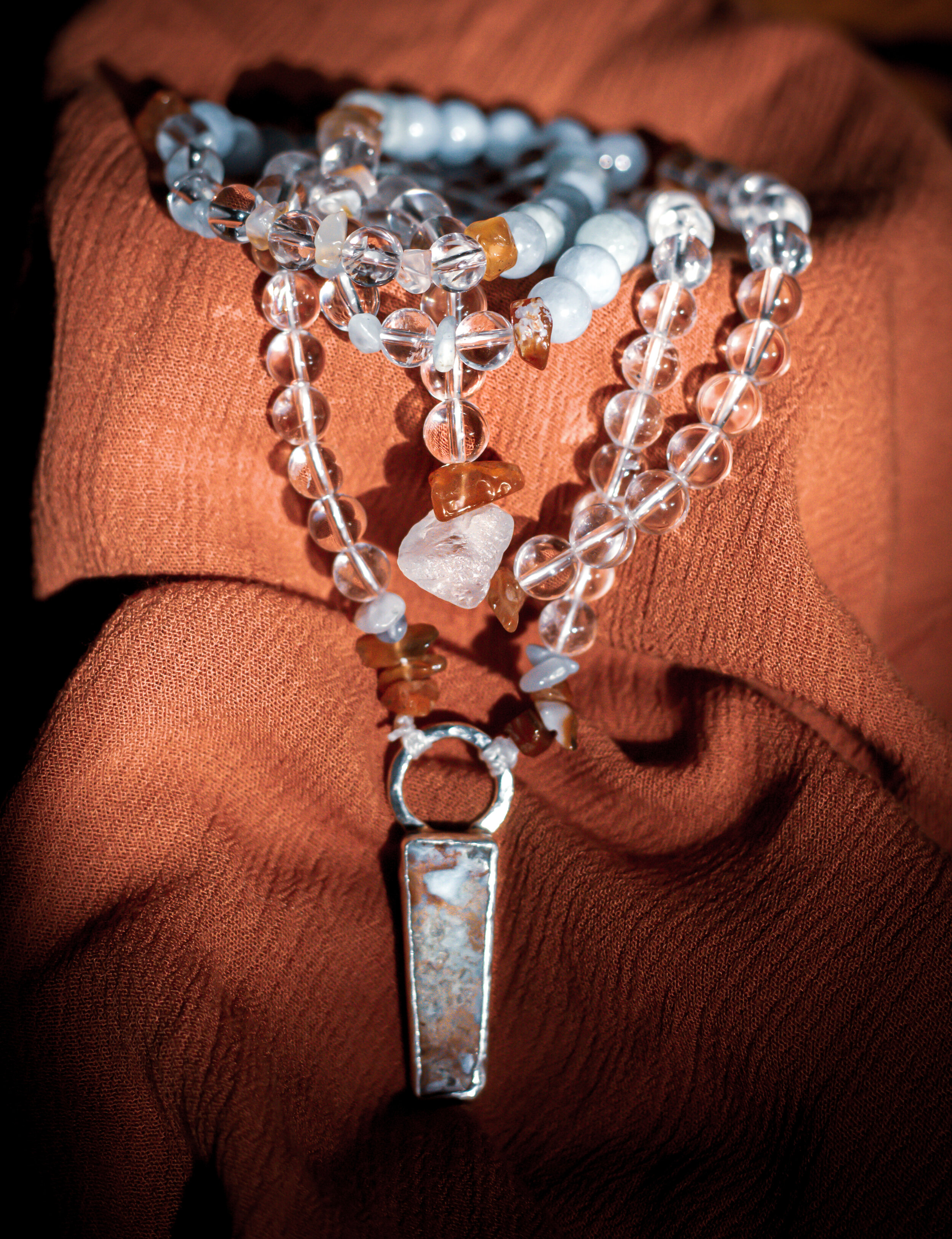 Raw Larimar Halo Hoop Pendant :: AAA Crystal Quartz + AA Aquamarine + Fire Agate Chips :: Silk Thread Mala 