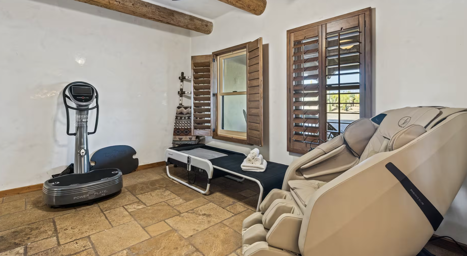 Healing room/massage and meditation bed