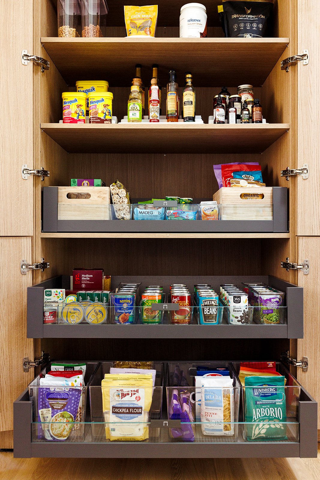 What to Expect when You Hire a Home Organizer — designing with less
