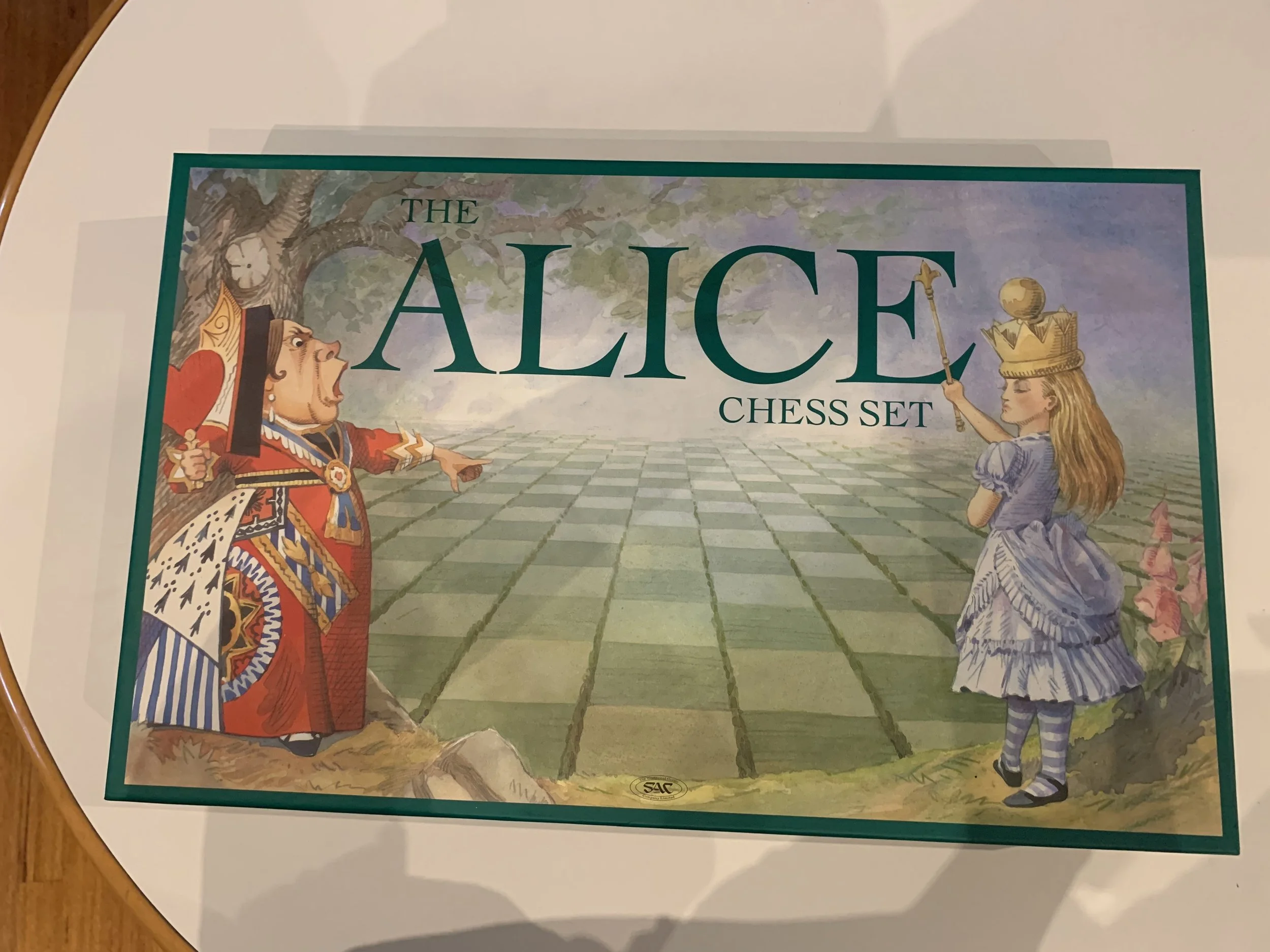 AliceinWonderlandChessSet1.JPG