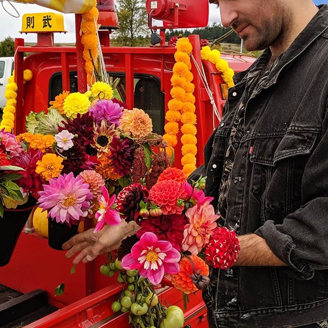 Come to the Greenbank harvest fair happening today for flowers 🥰 local farms need your support more than ever!