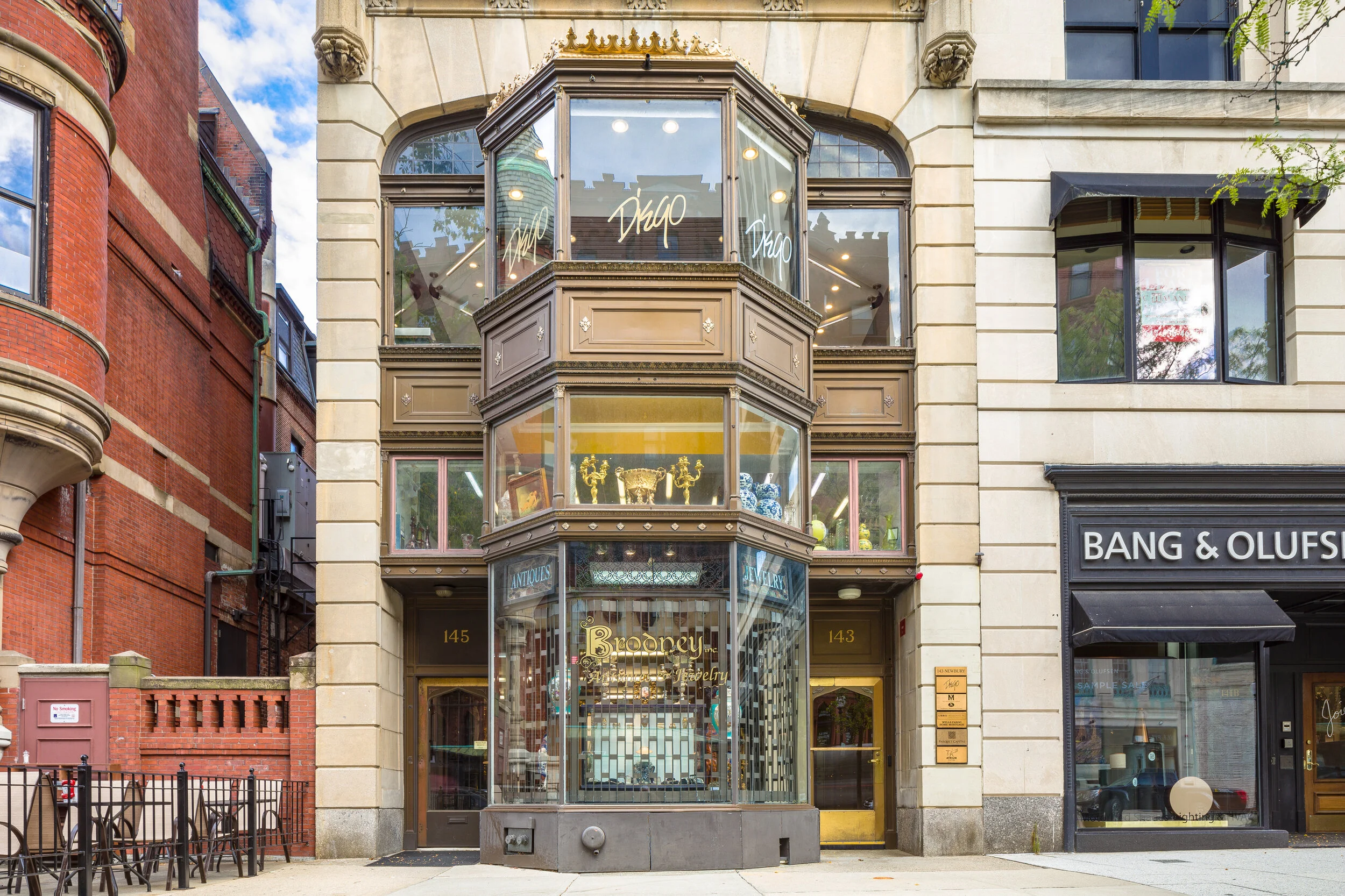 143 Newbury-01.jpg