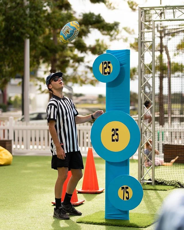 GO TITANS GO! 💛🏈💙
Head on down to @robinatowncentre tomorrow between 12pm-4pm and try out our Rugby Pass Game and have your face painted whilst jamming to the DJ&rsquo;s tunes! .
.
.
#events #eventmanagement #eventsplanner #eventdesign #eventstyli