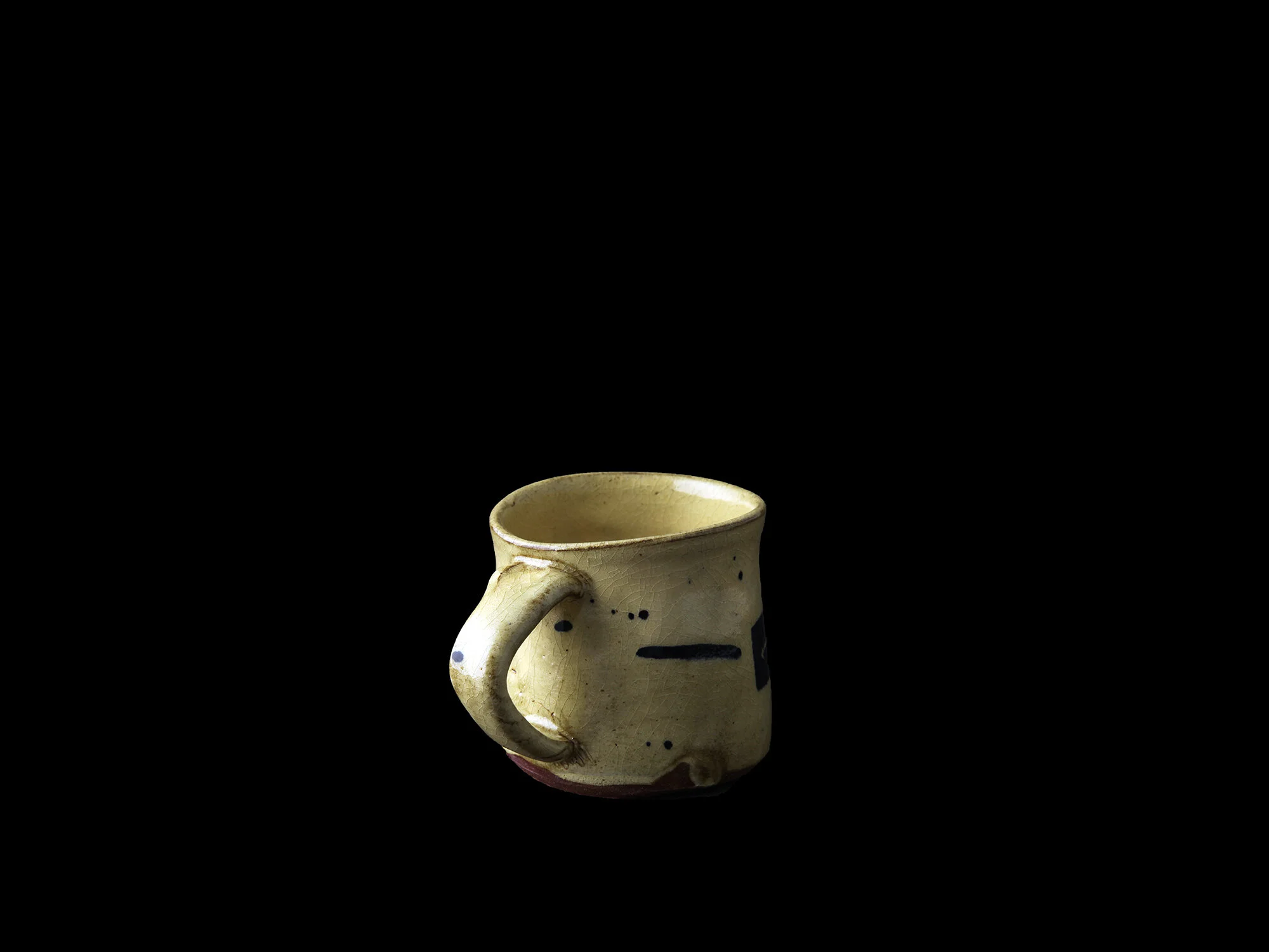 TropheeMacocotte-CraftGallery-Paris-GermanCeramics-MilanJohannesPeters-Mug-HoneywithCobaltDrawing-1c.JPG