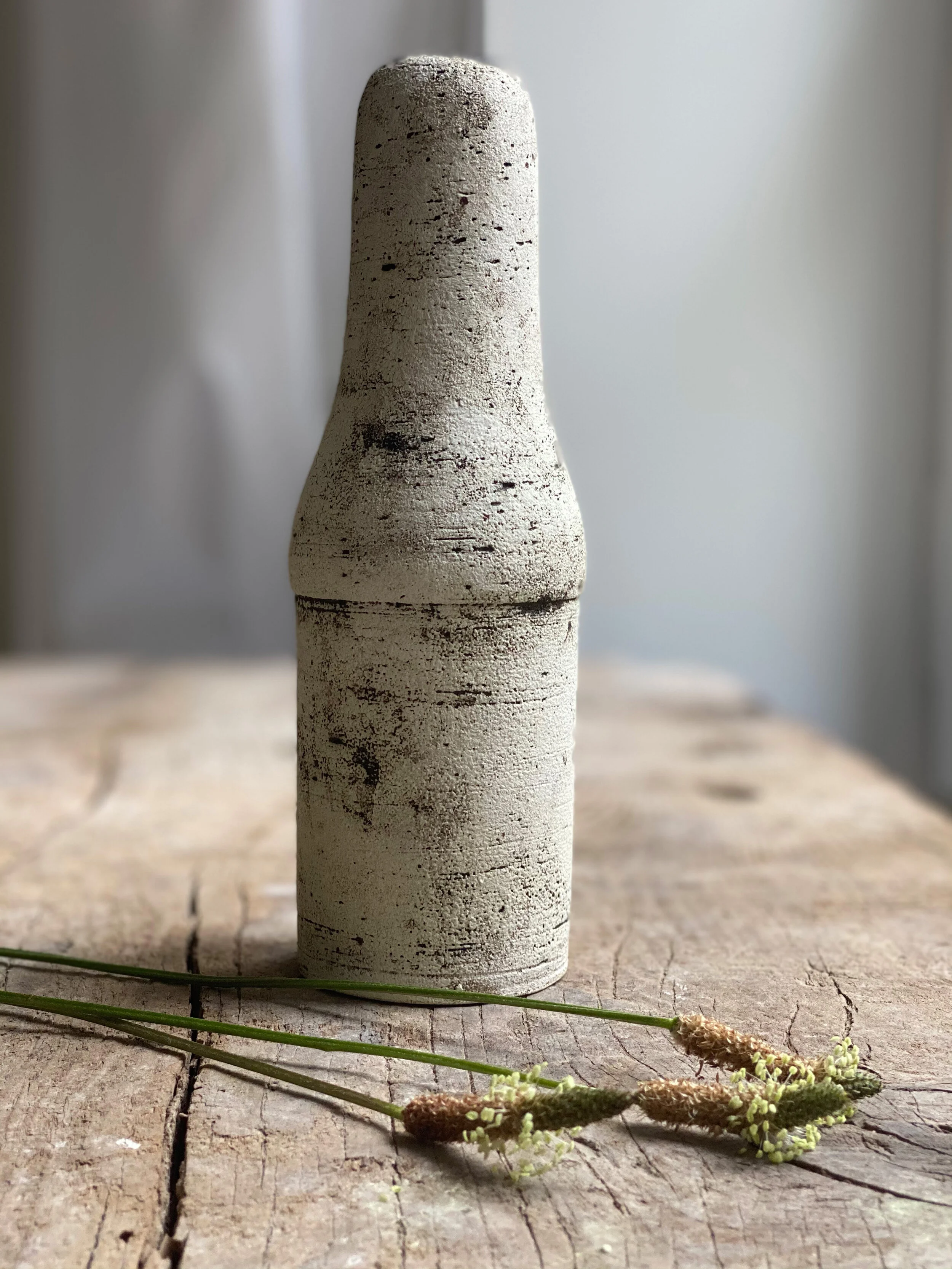 TropheeMacocotte-CraftGallery-Paris-JapaneseCeramics-KansaiNogushi-2021YakishimeVase9-4.jpg