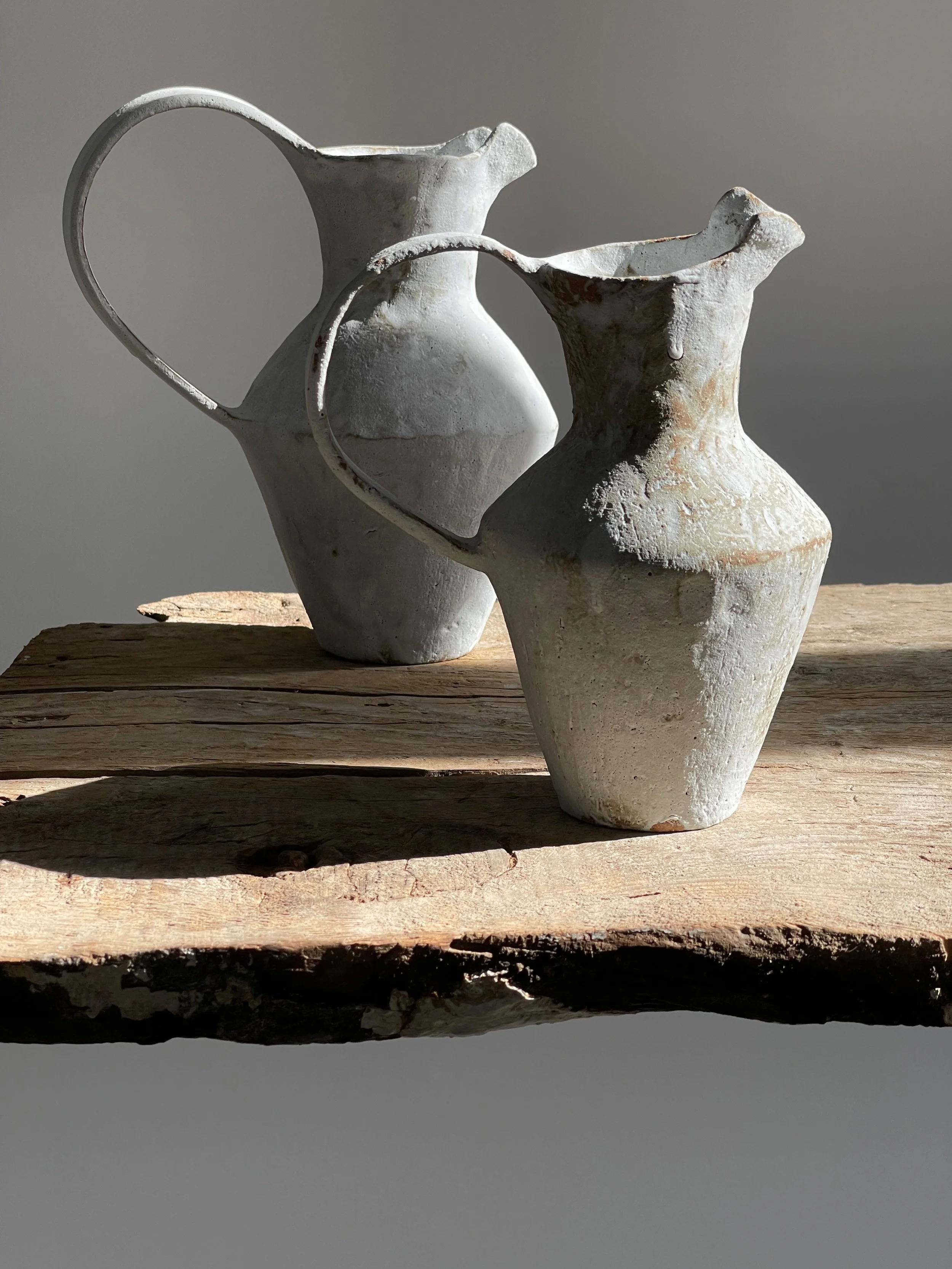 TropheeMacocotte-CraftGallery-Paris-JapaneseCeramics-LOffwhiteEwer1_5.jpg