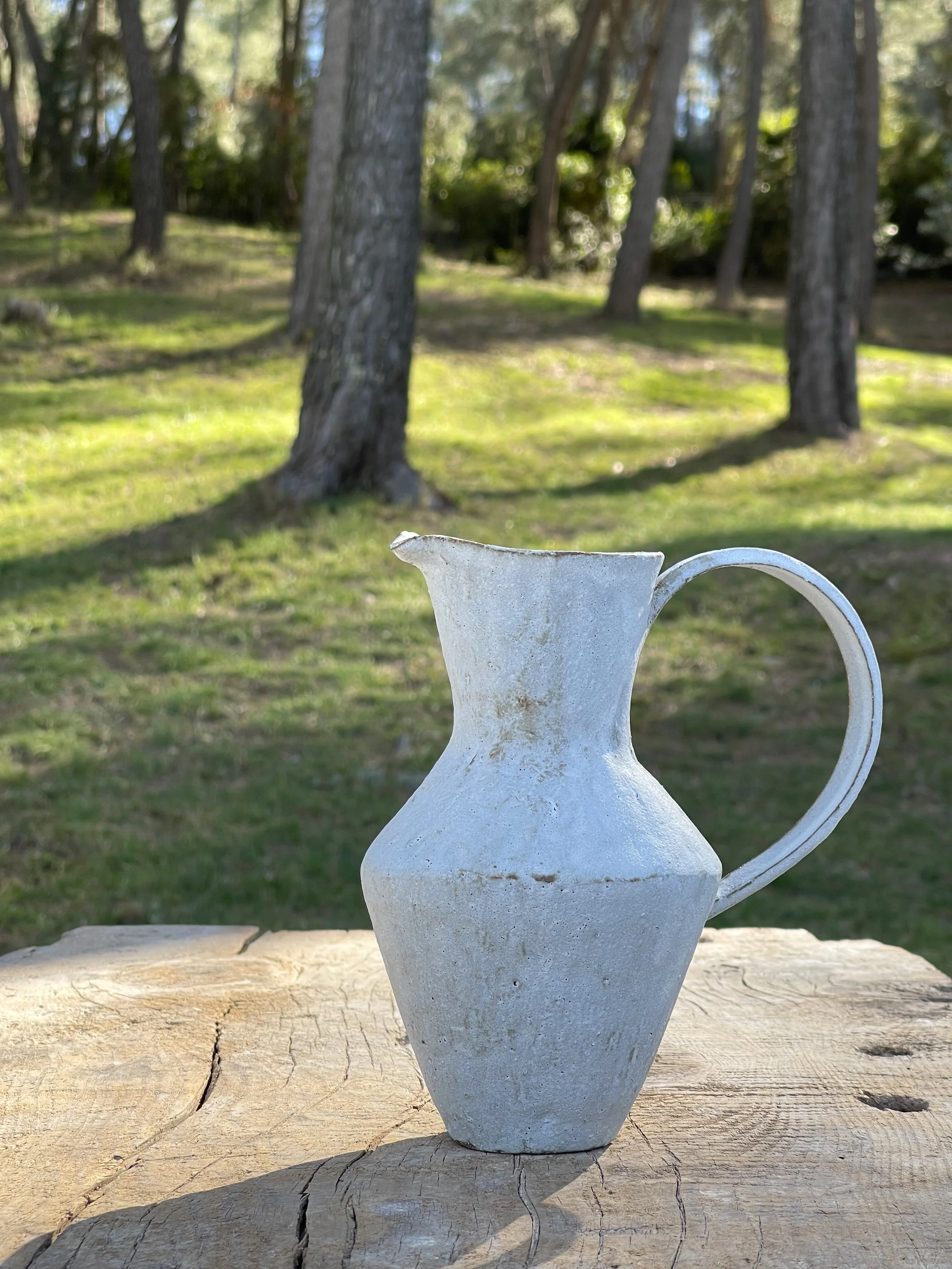 TropheeMacocotte-CraftGallery-Paris-JapaneseCeramics-LOffwhiteEwer2_1.jpg