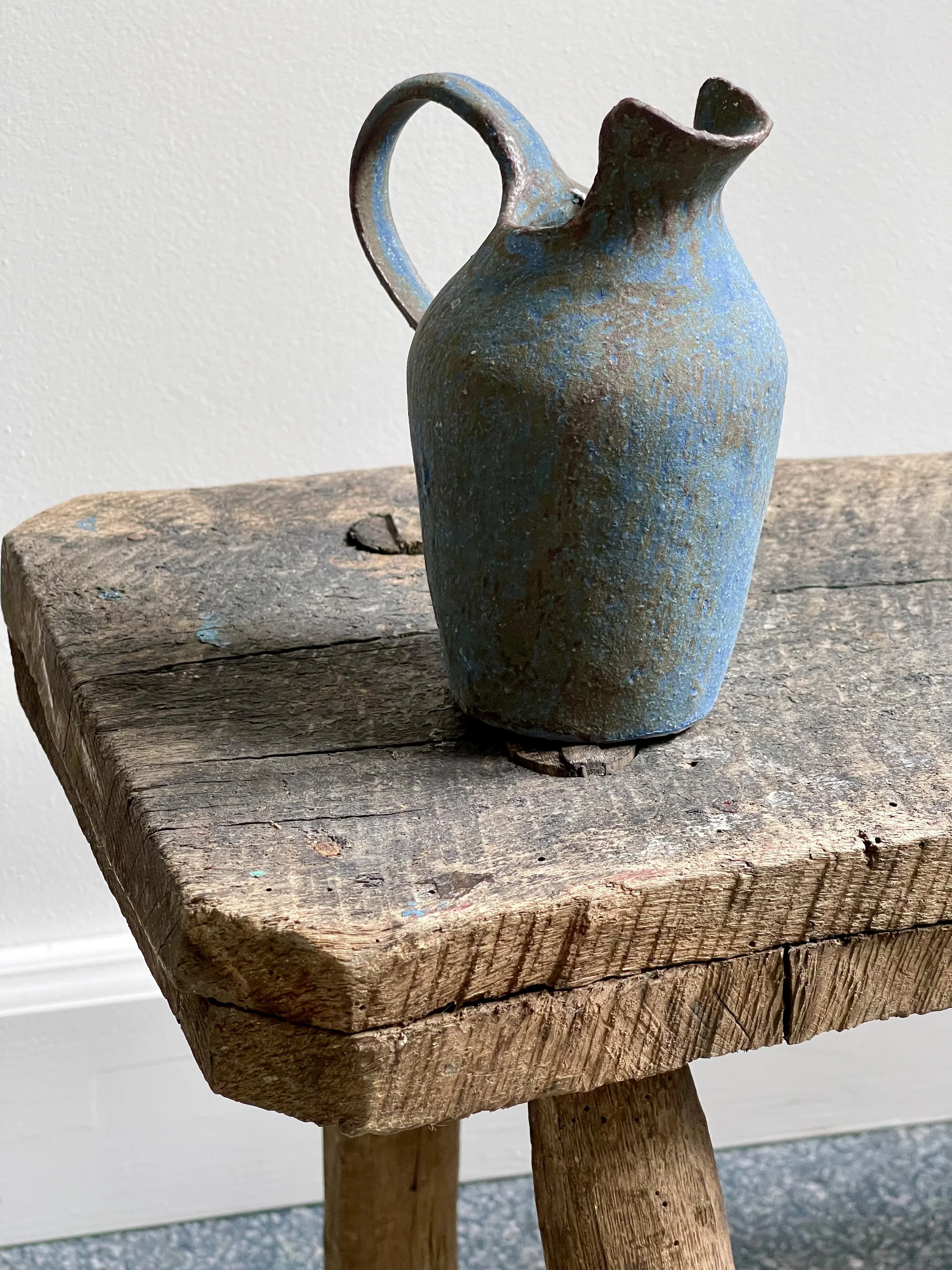TropheeMacocotte-CraftGallery-Paris-JapaneseCeramics-SBluePitcher1_1.jpg