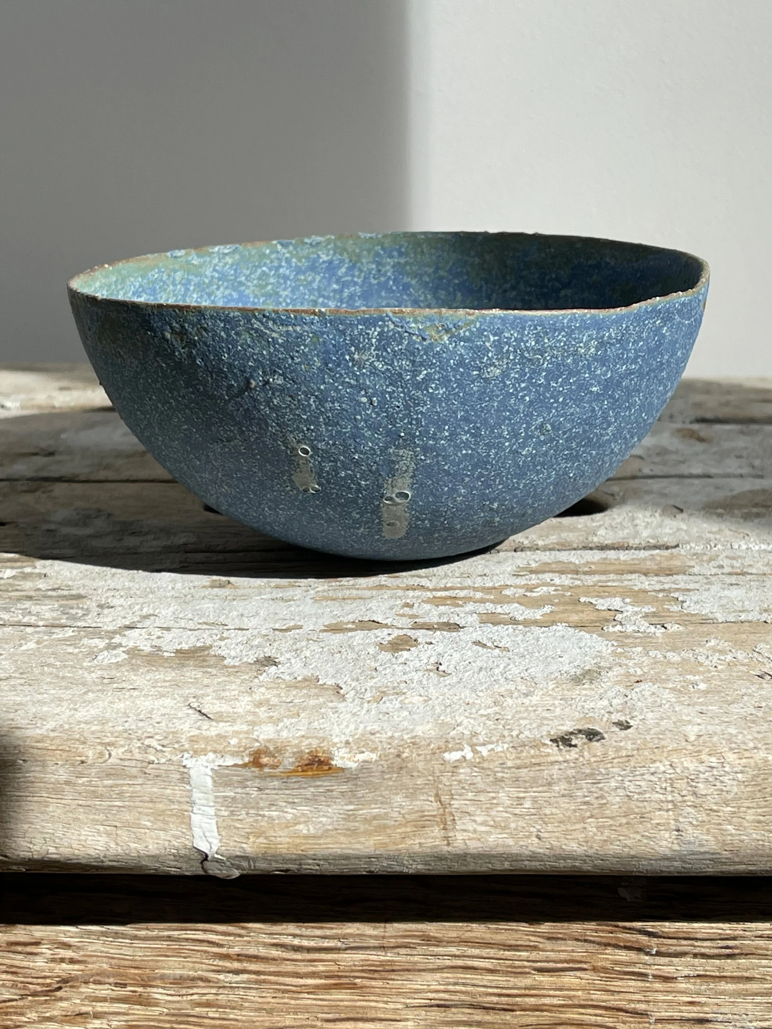 TropheeMacocotte-CraftGallery-Paris-JapaneseCeramics-MBlueBowl2_1.jpg